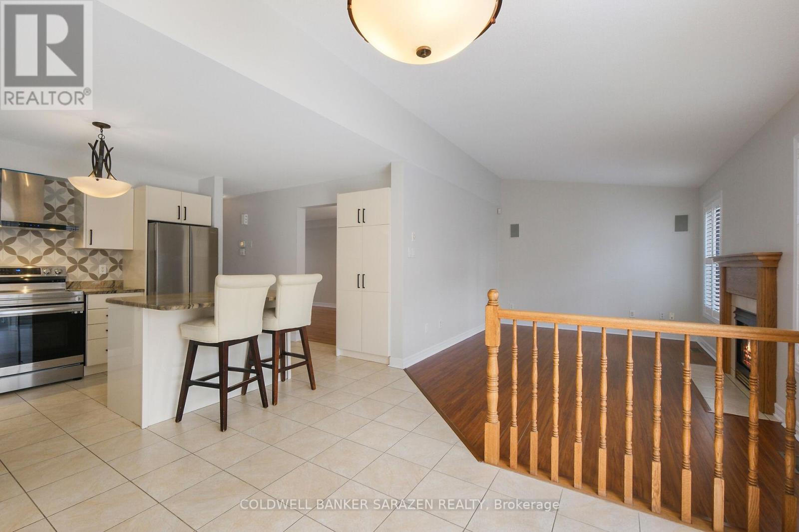 https://ddfcdn.realtor.ca/listing/TS638793715842030000/reb76/highres/5/x12062595_14.jpg