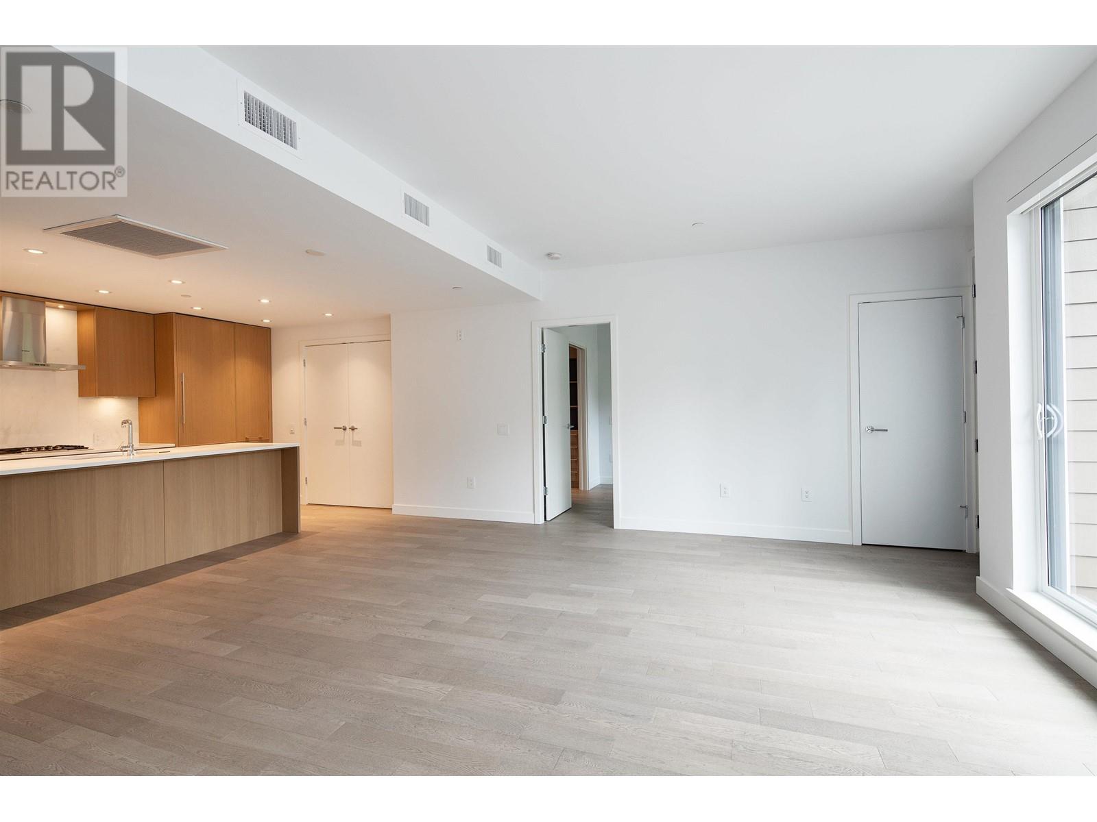 Photo 10 of 106 1055 Ridgewood Drive, North Vancouver BC