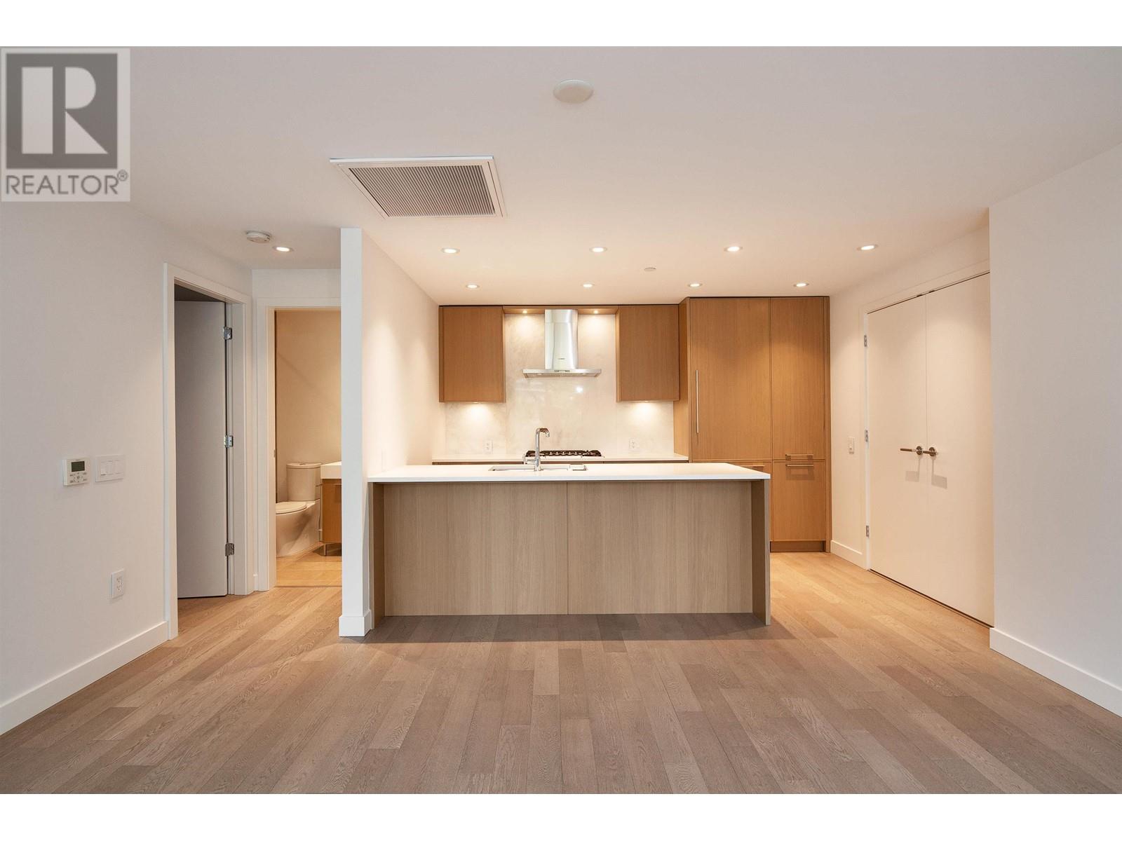 Photo 5 of 106 1055 Ridgewood Drive, North Vancouver BC