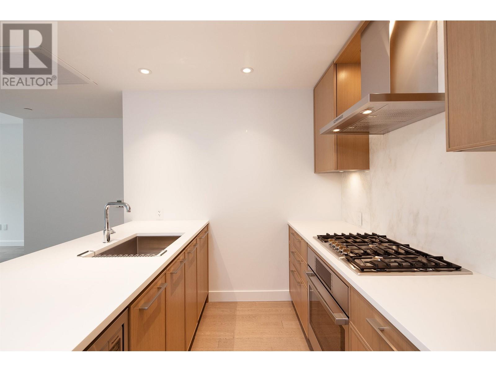 Photo 7 of 106 1055 Ridgewood Drive, North Vancouver BC
