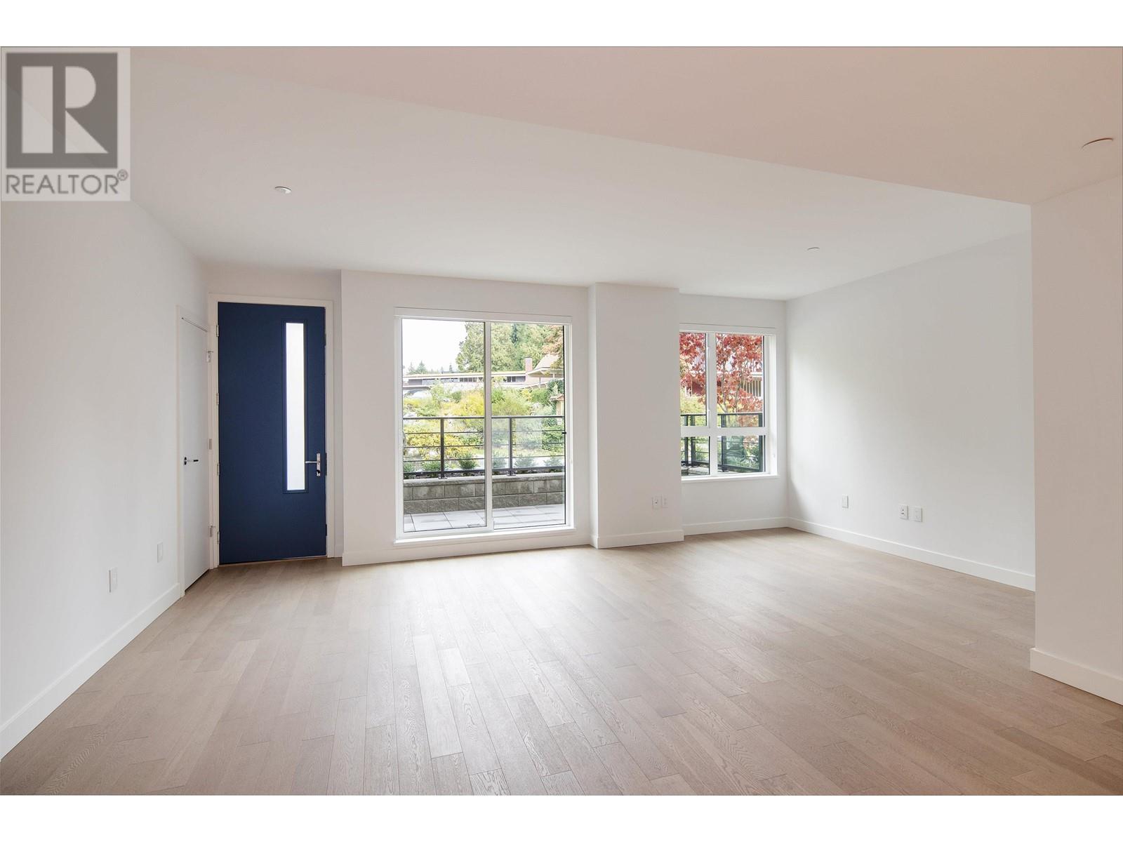 Photo 9 of 106 1055 Ridgewood Drive, North Vancouver BC