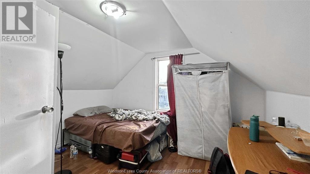 Photo 9 of 211 Josephine, Windsor ON