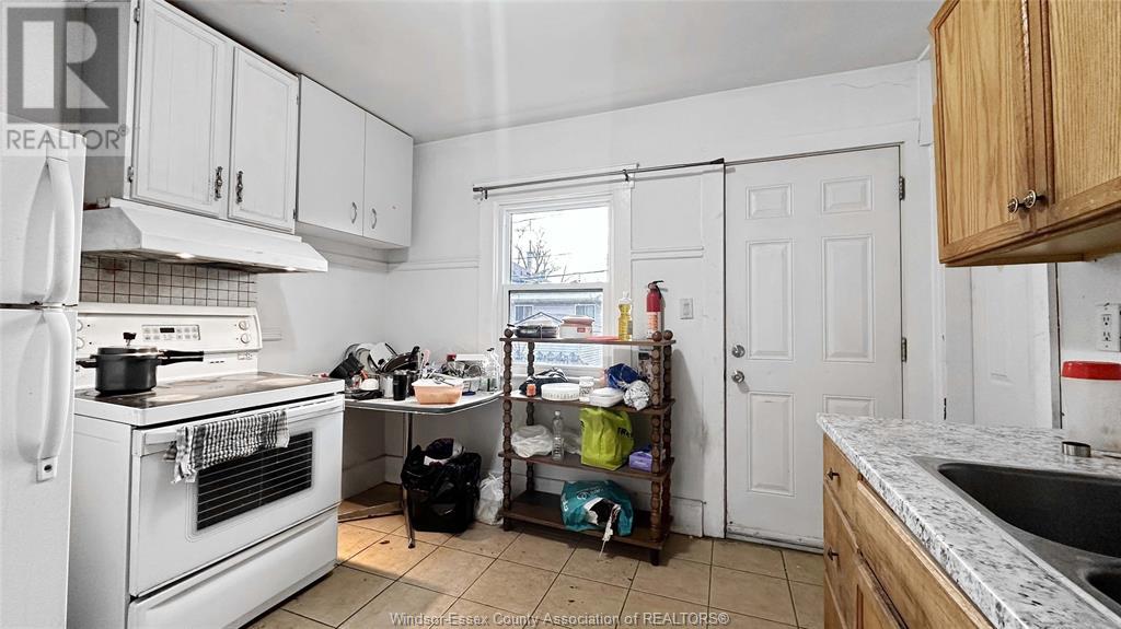 Photo 6 of 211 Josephine, Windsor ON