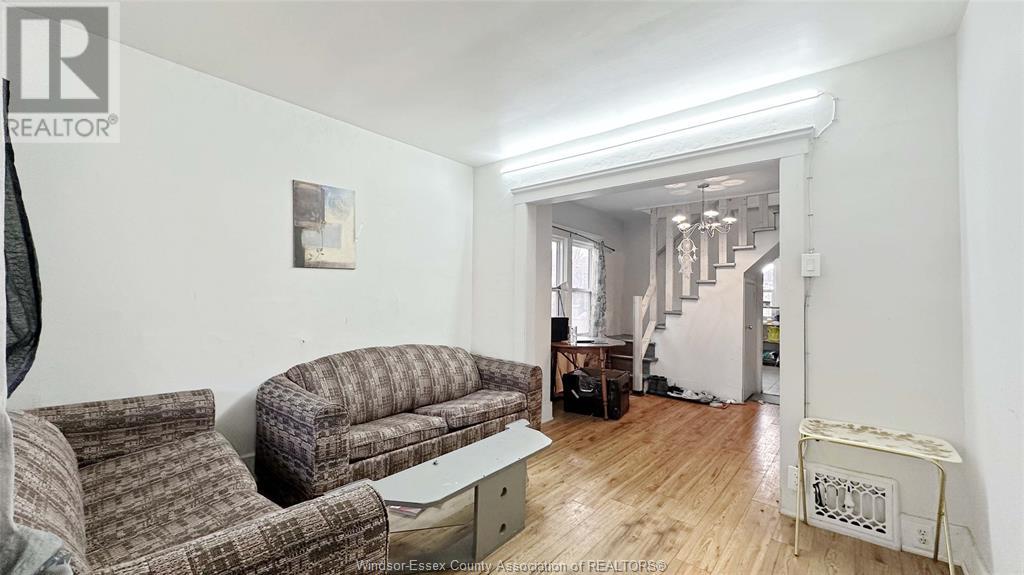 Photo 4 of 211 Josephine, Windsor ON