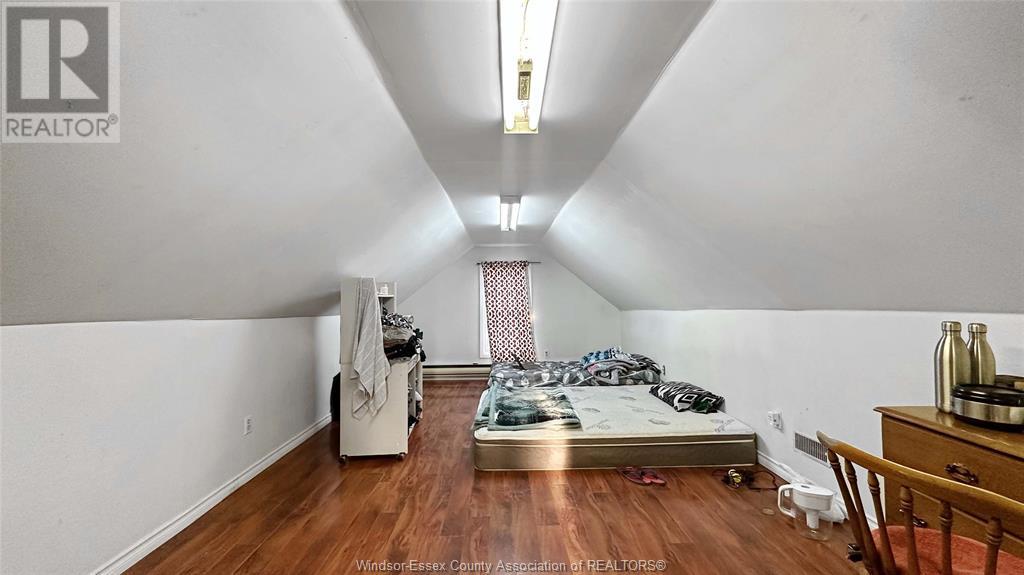 Photo 10 of 211 Josephine, Windsor ON