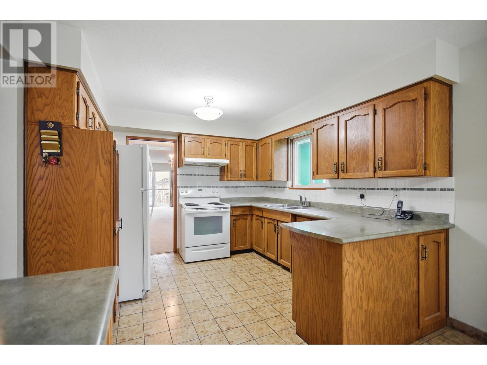 Photo 11 of 5878 Ormidale Street, Vancouver BC