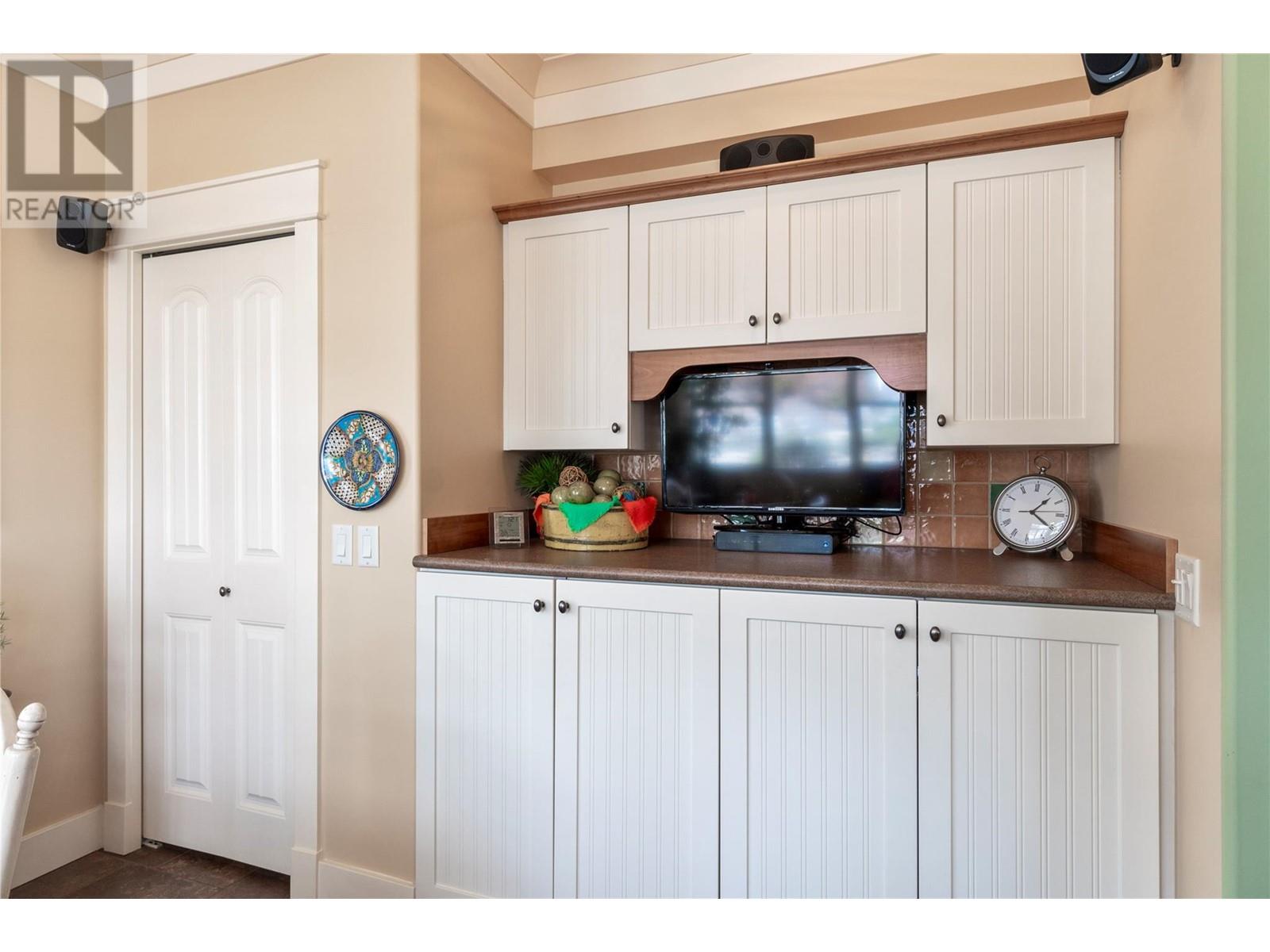 Photo 16 of 4320 14 Street Ne, Salmon Arm BC