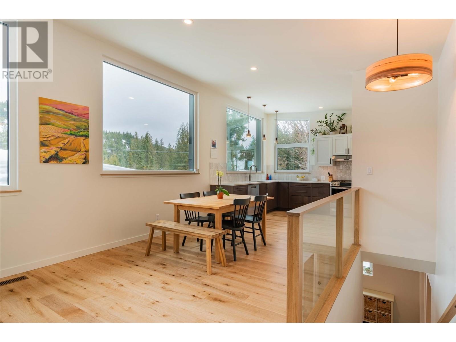 1139 BLACK BEAR Drive, Rossland