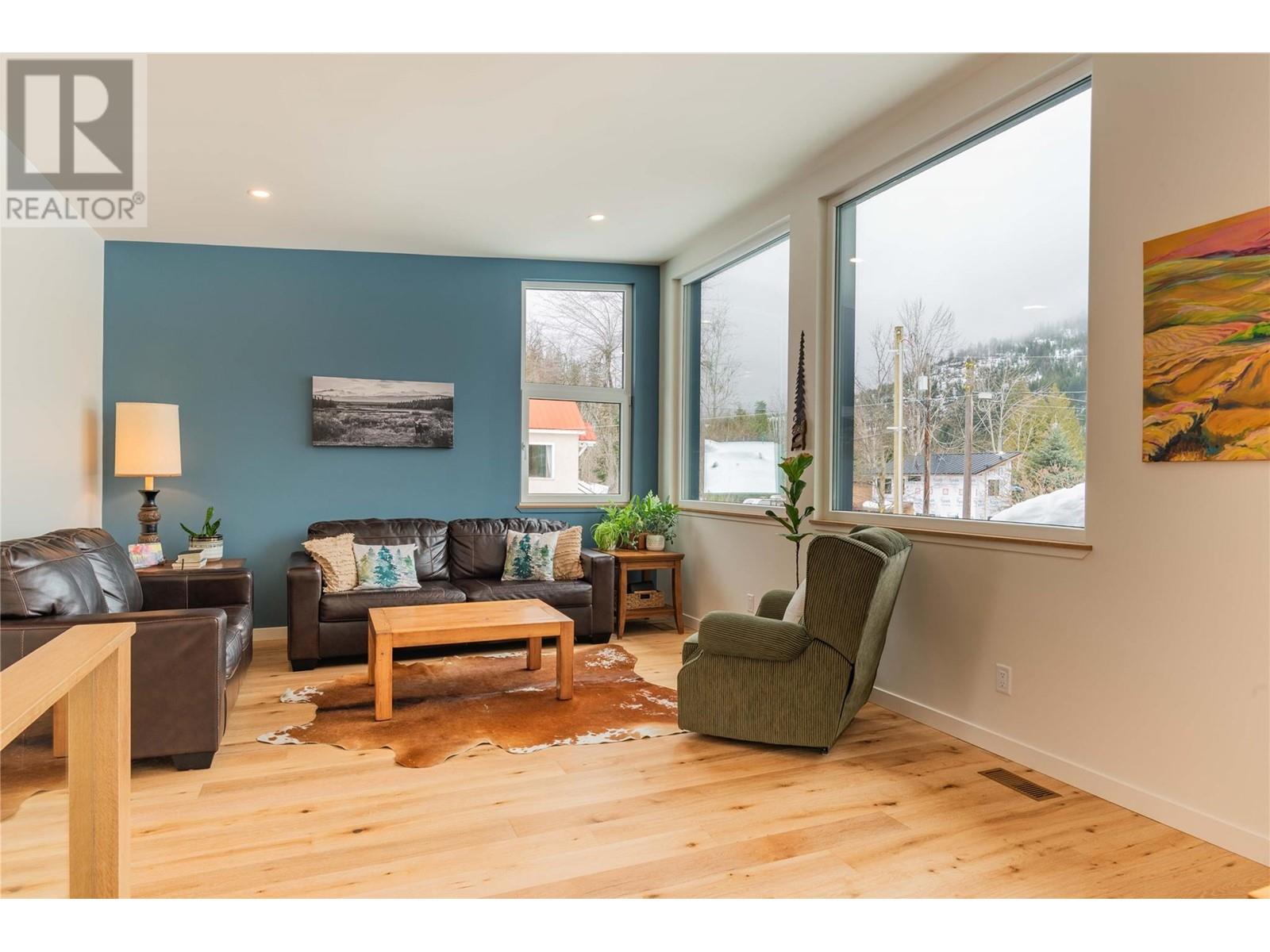 1139 BLACK BEAR Drive, Rossland