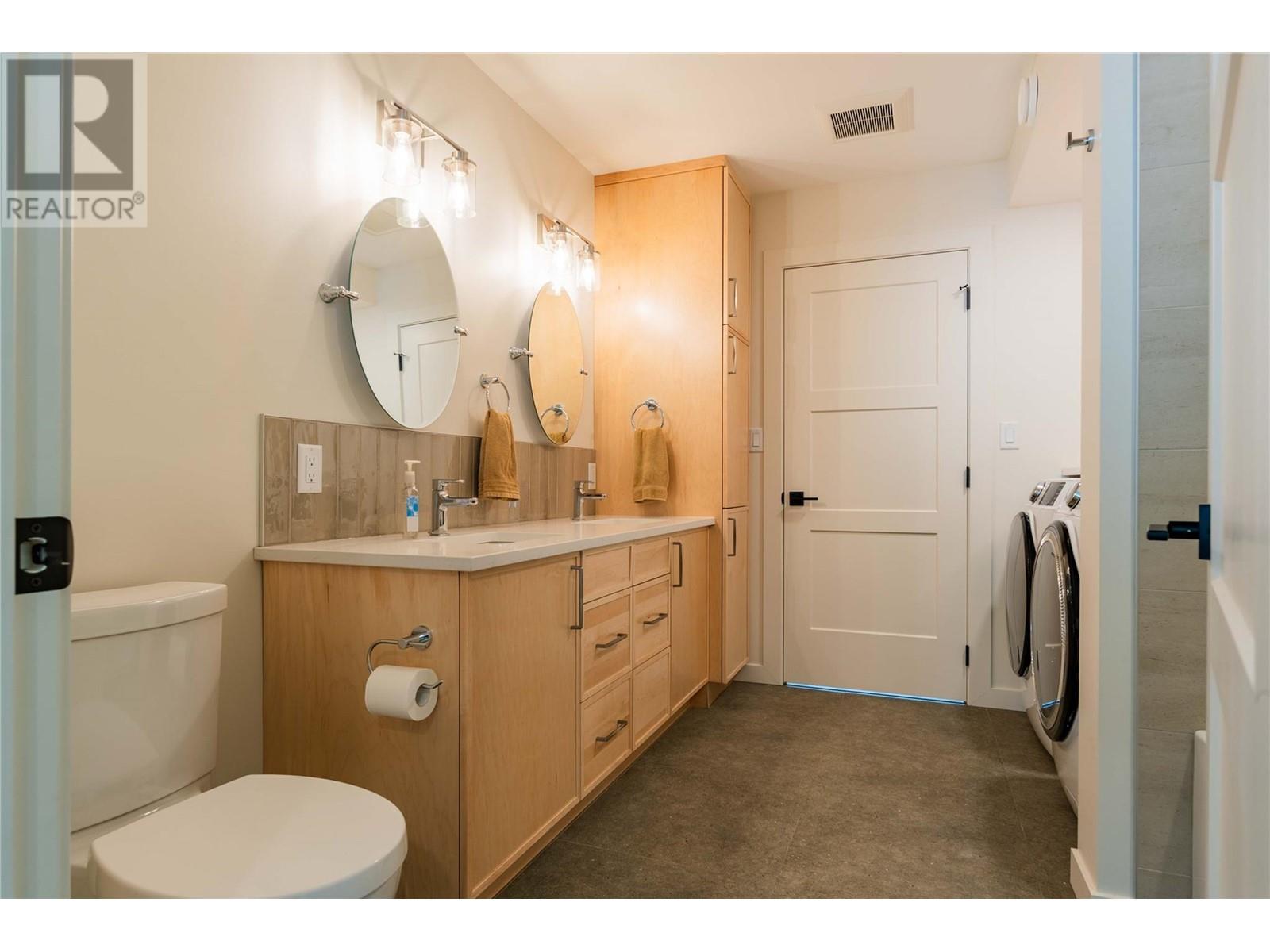 1139 BLACK BEAR Drive, Rossland