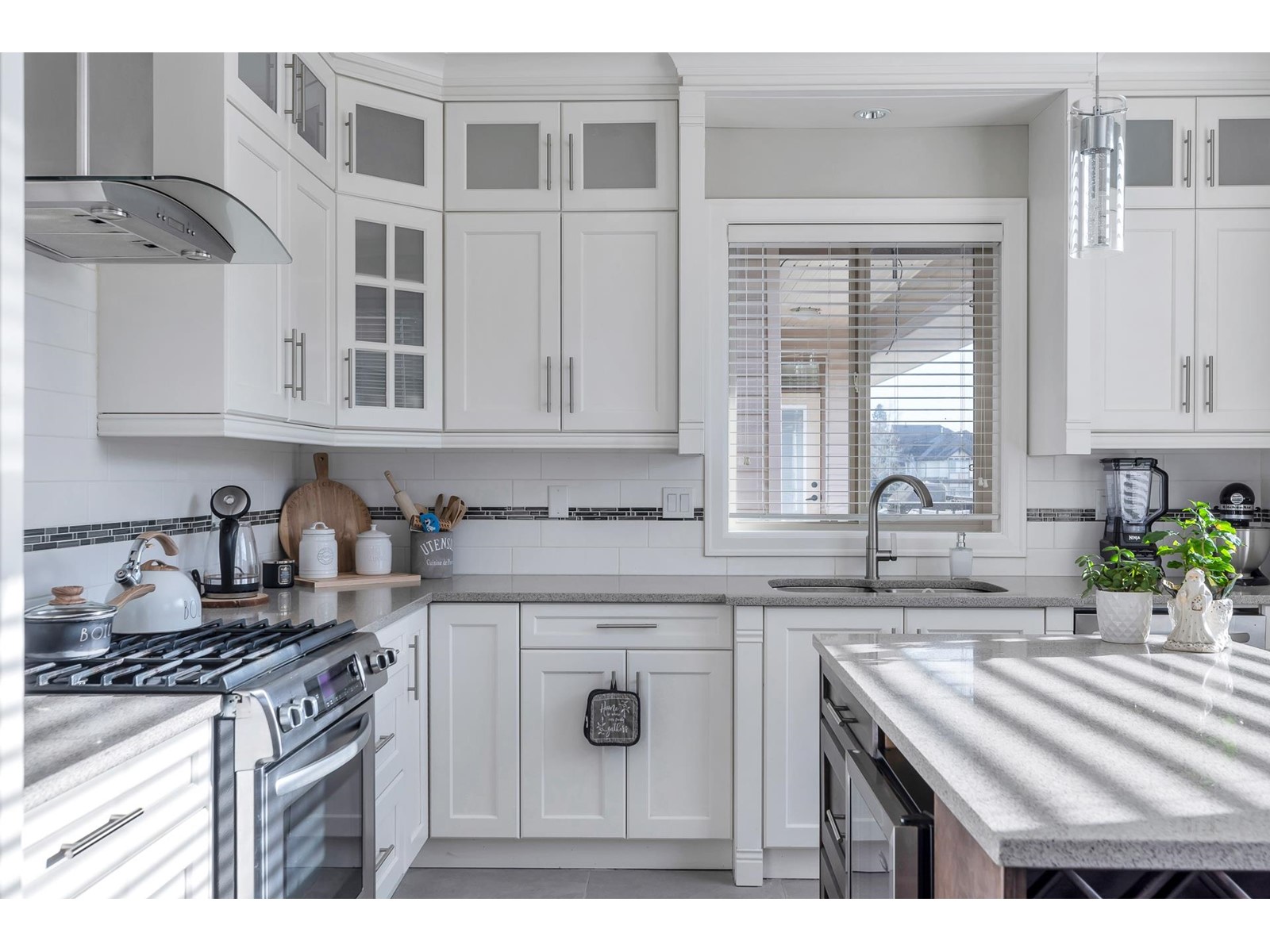 6767 182A STREET, Surrey real estate listing R2984790