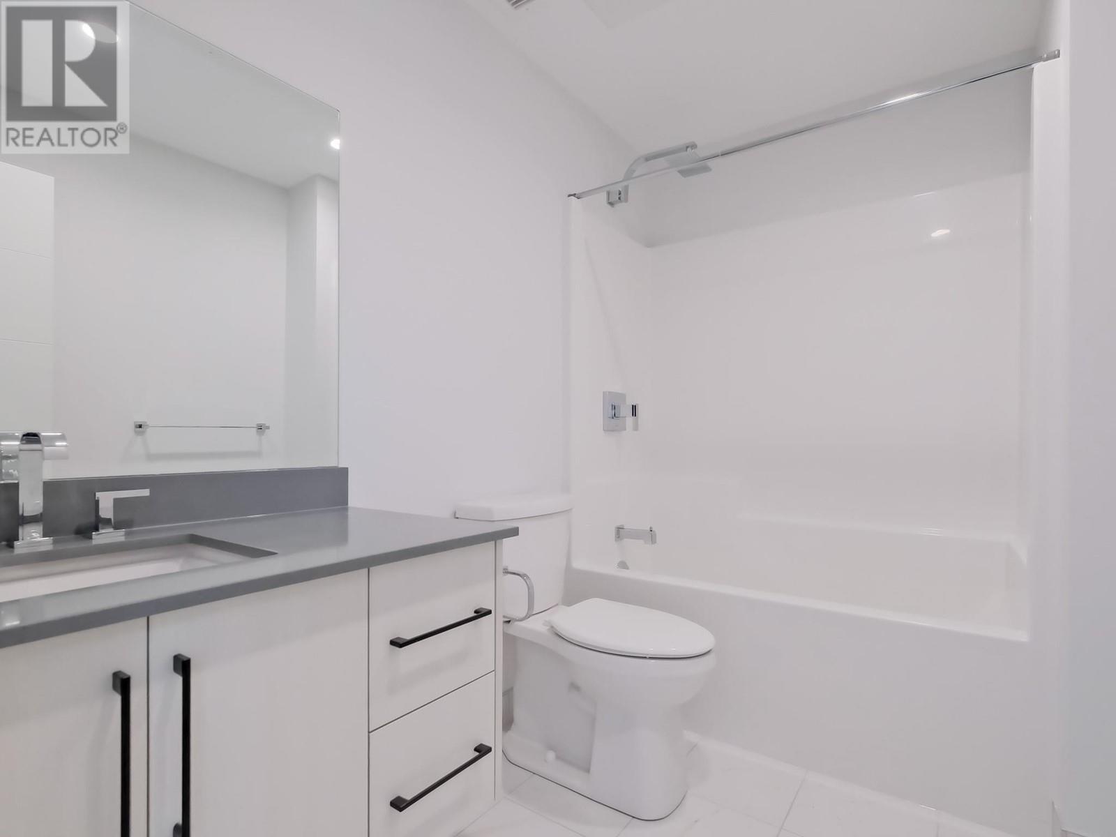 13417 Lakeshore Drive S Unit# 201, Summerland