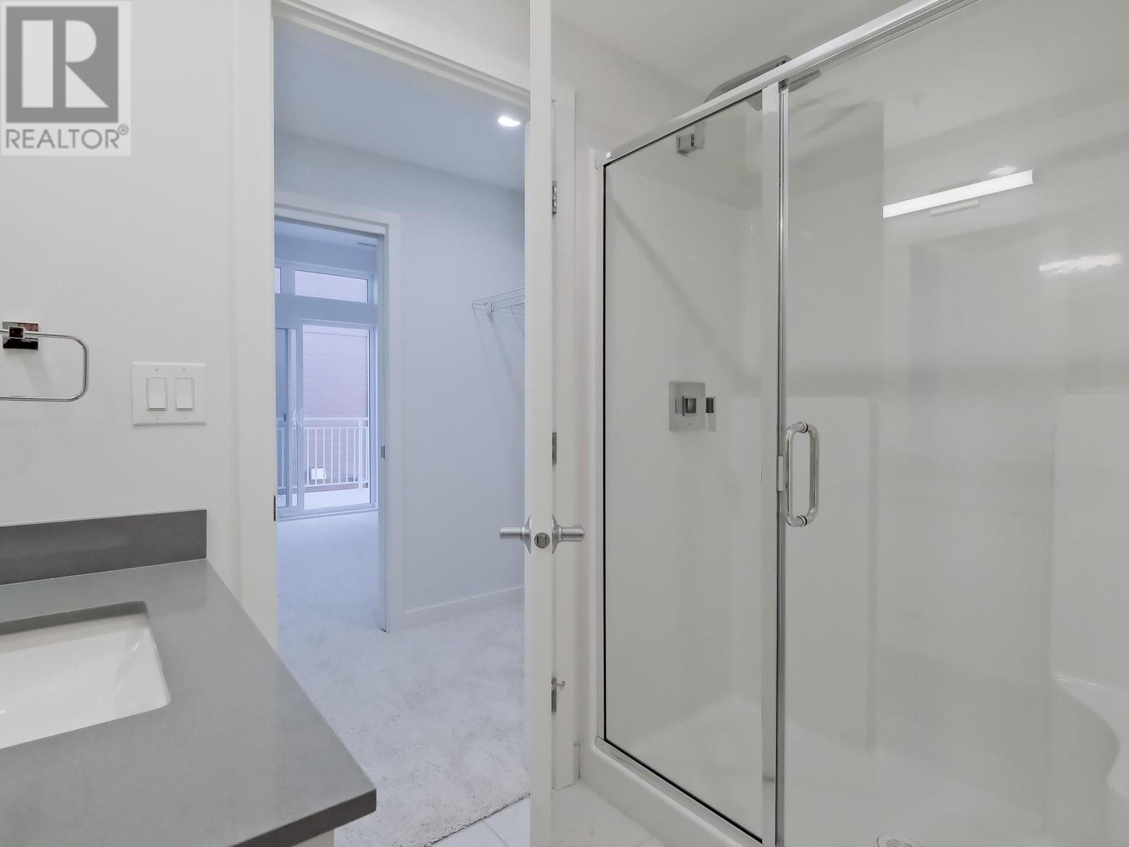 13417 Lakeshore Drive S Unit# 201, Summerland