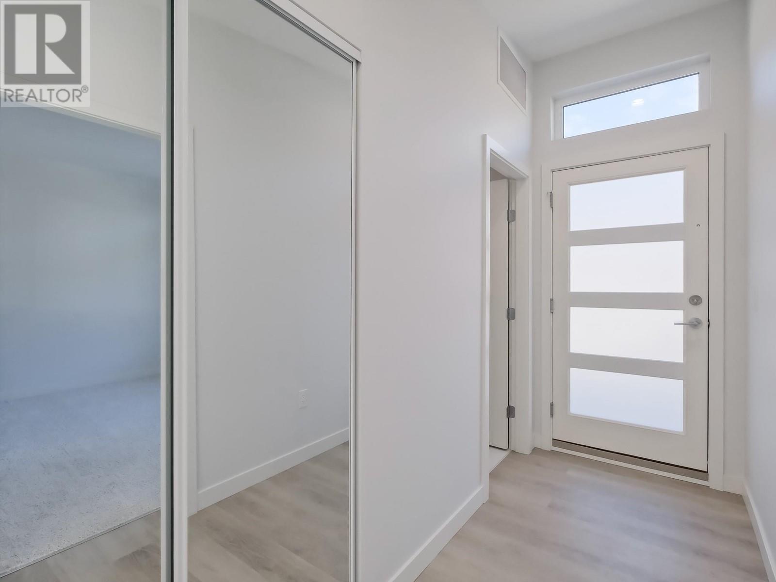 13417 Lakeshore Drive S Unit# 201, Summerland