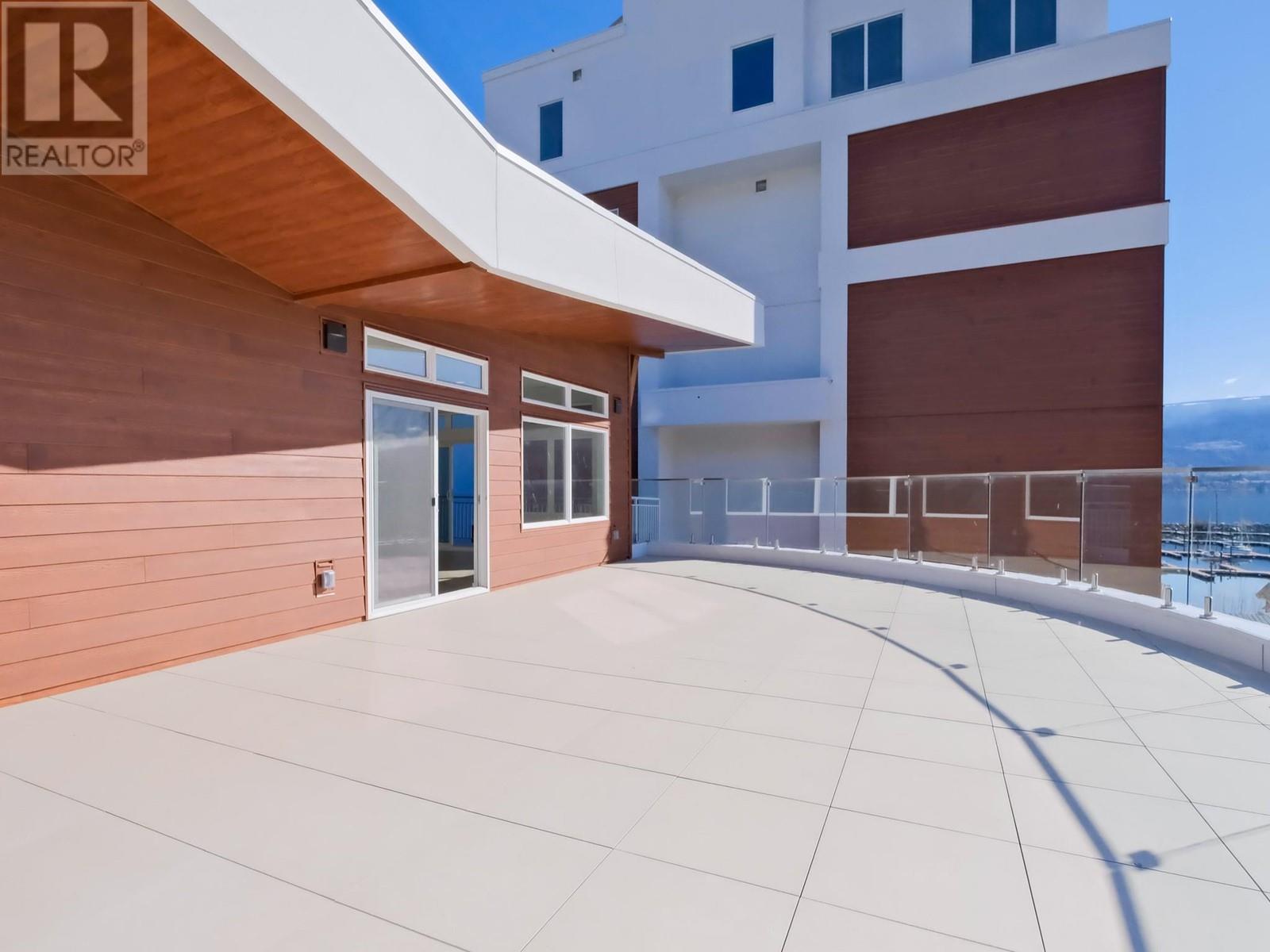 13417 Lakeshore Drive S Unit# 201, Summerland