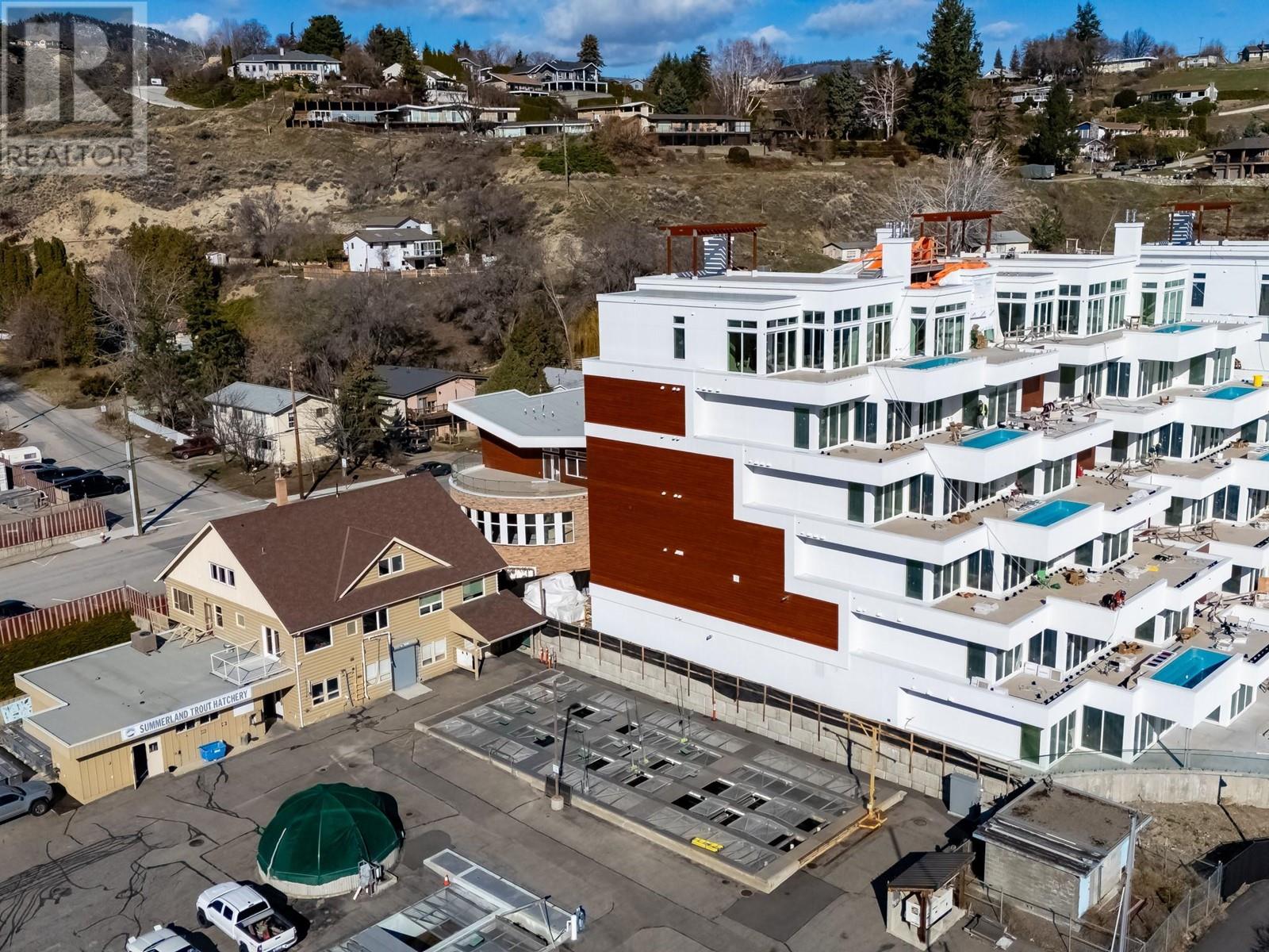 13417 Lakeshore Drive S Unit# 201, Summerland