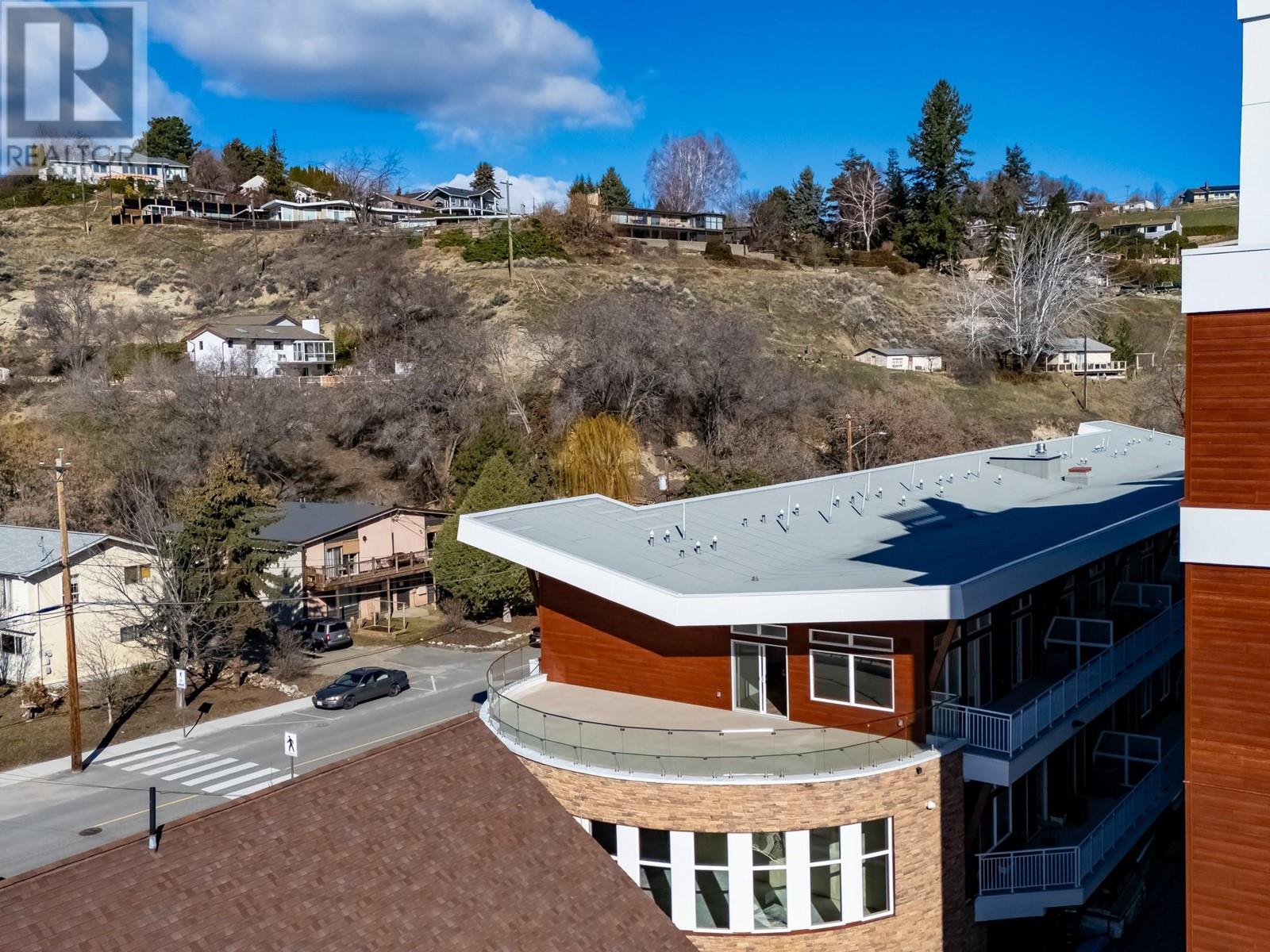 13417 Lakeshore Drive S Unit# 201, Summerland