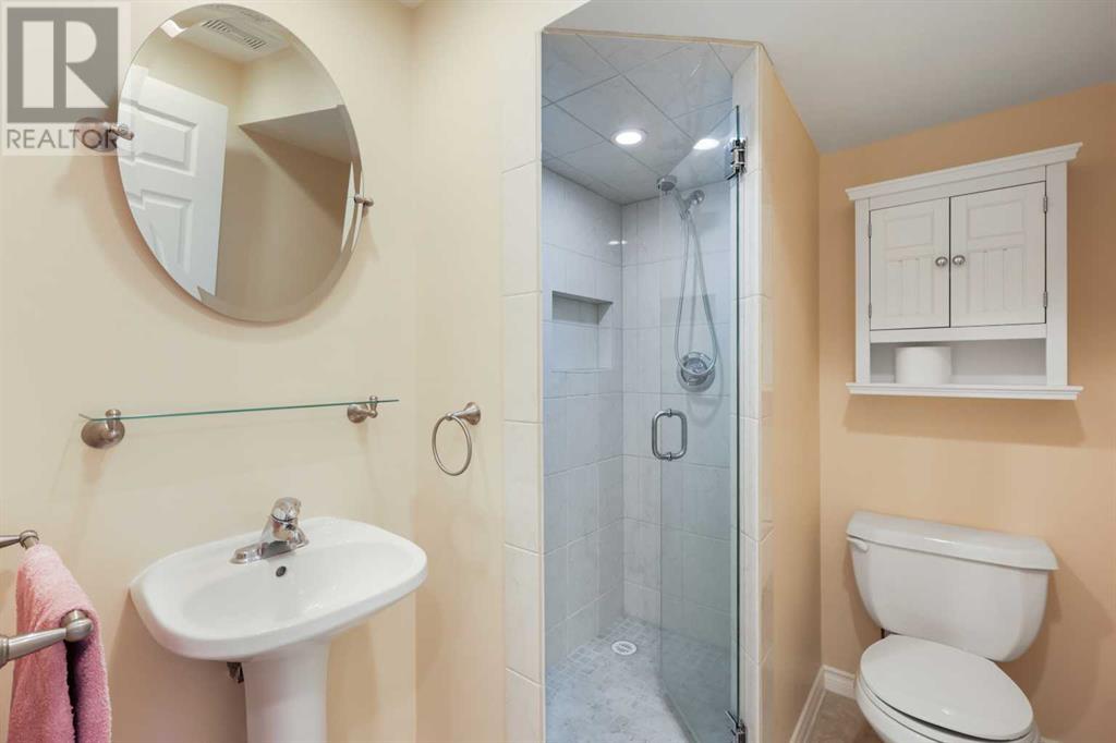 Single Family House 4 Level for Sale in  Eversyde Circle SW Evergreen Calgary 