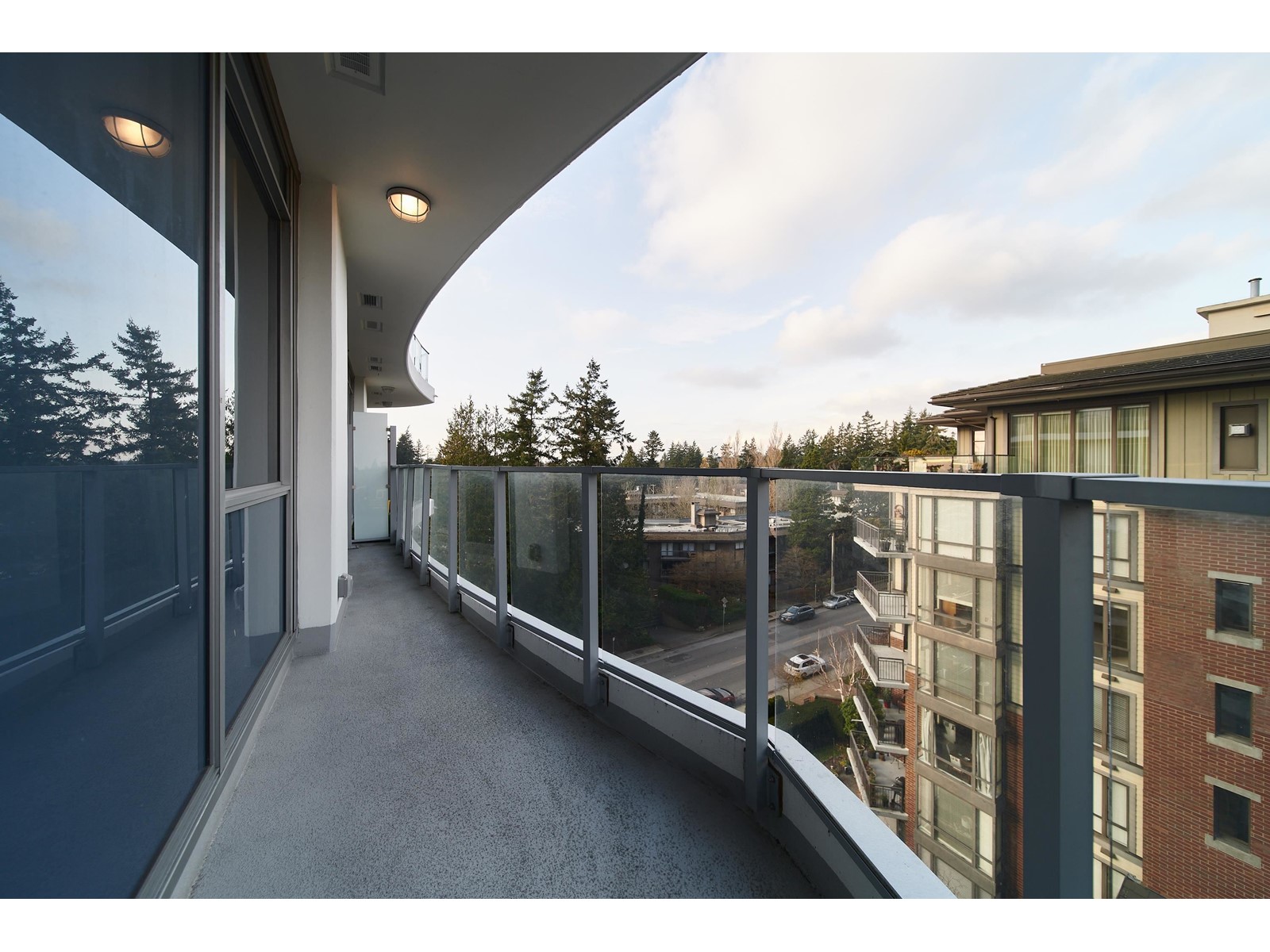 704 1500 MARTIN STREET, White Rock real estate listing R2940190