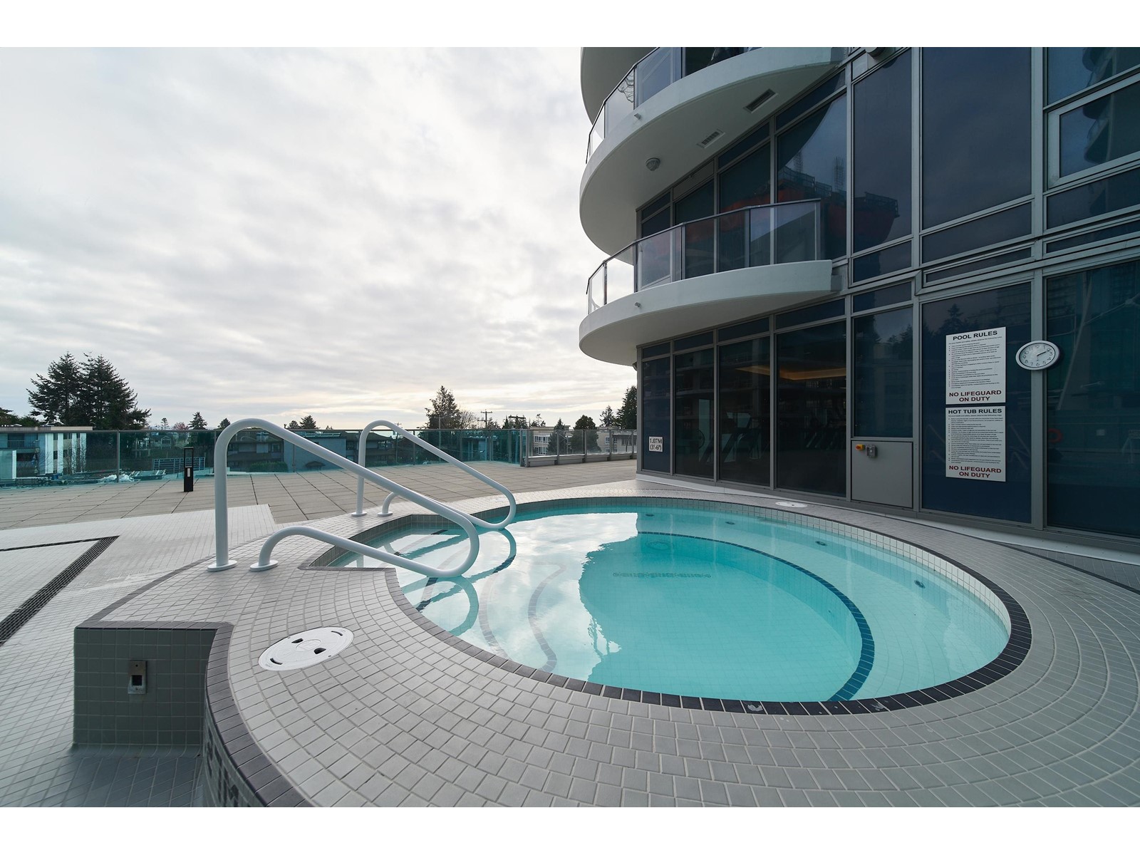 704 1500 MARTIN STREET, White Rock real estate listing R2940190