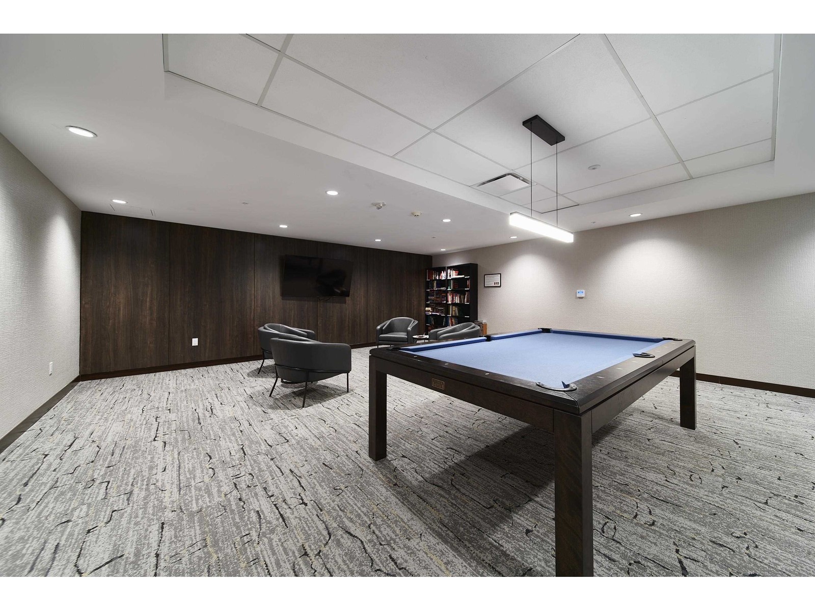 704 1500 MARTIN STREET, White Rock real estate listing R2940190
