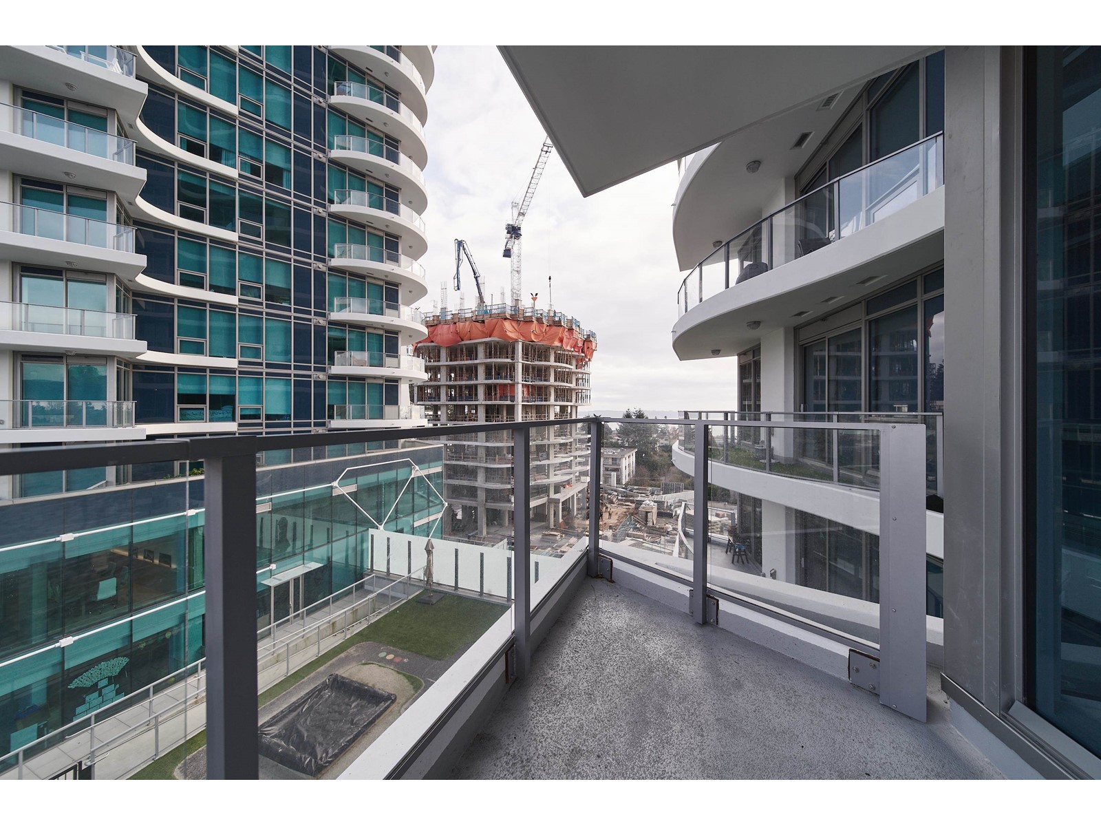 704 1500 MARTIN STREET, White Rock real estate listing R2940190