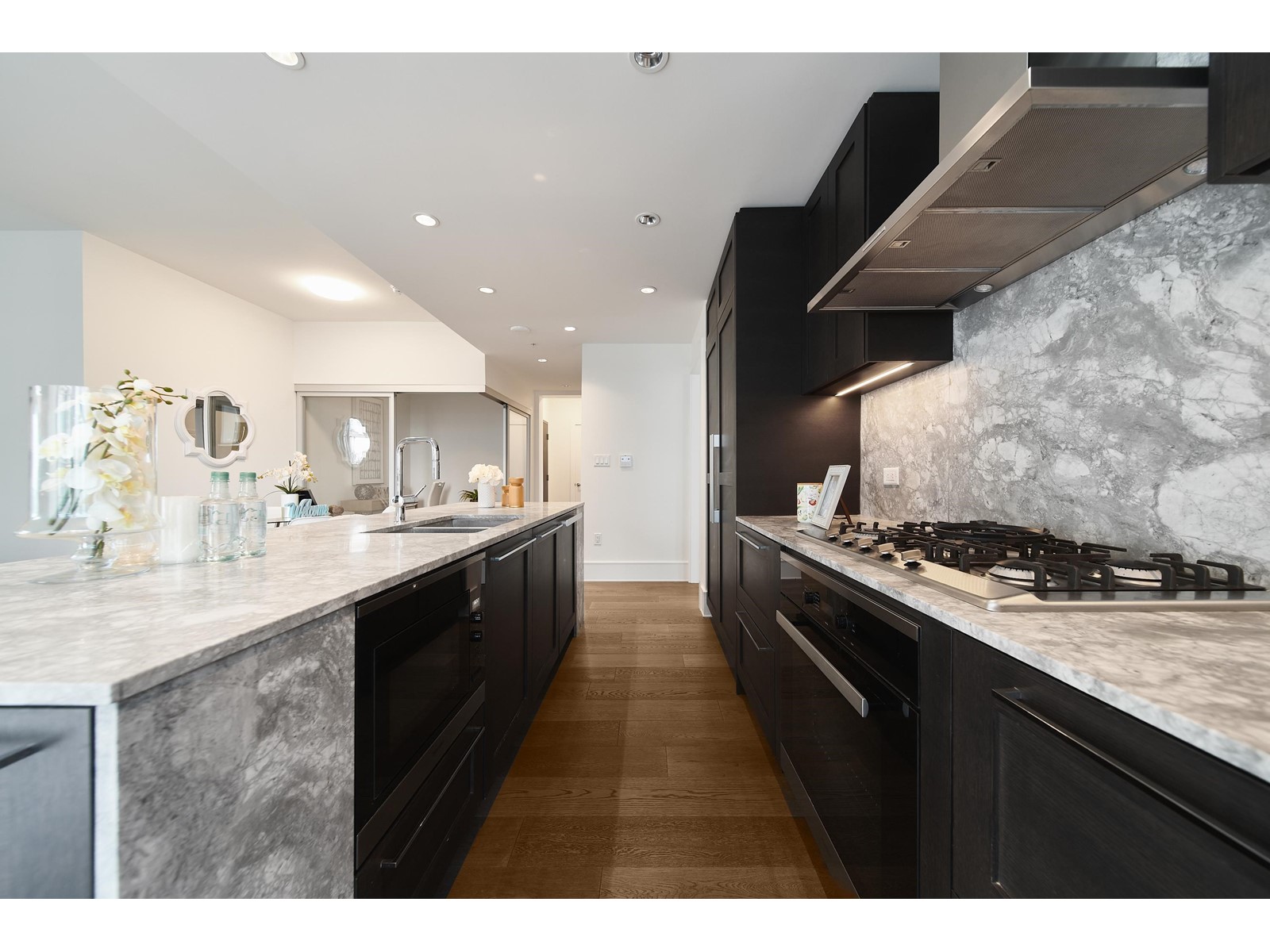 704 1500 MARTIN STREET, White Rock real estate listing R2940190