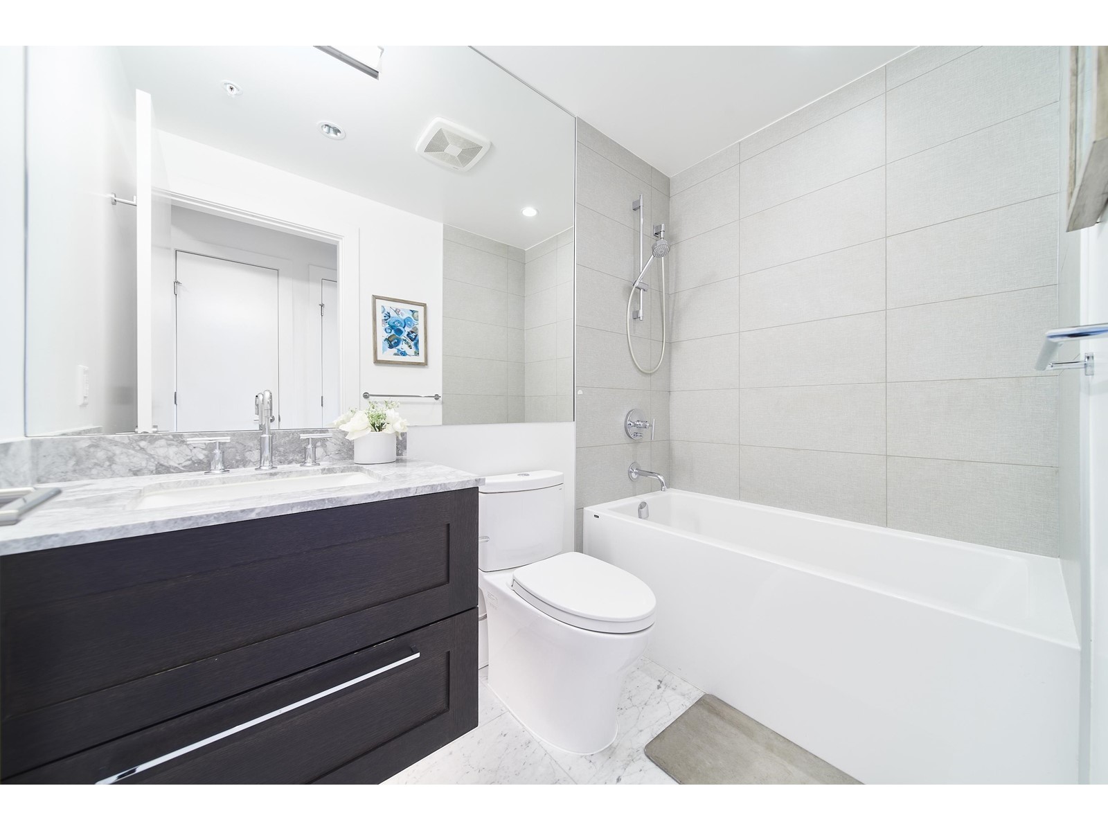 704 1500 MARTIN STREET, White Rock real estate listing R2940190