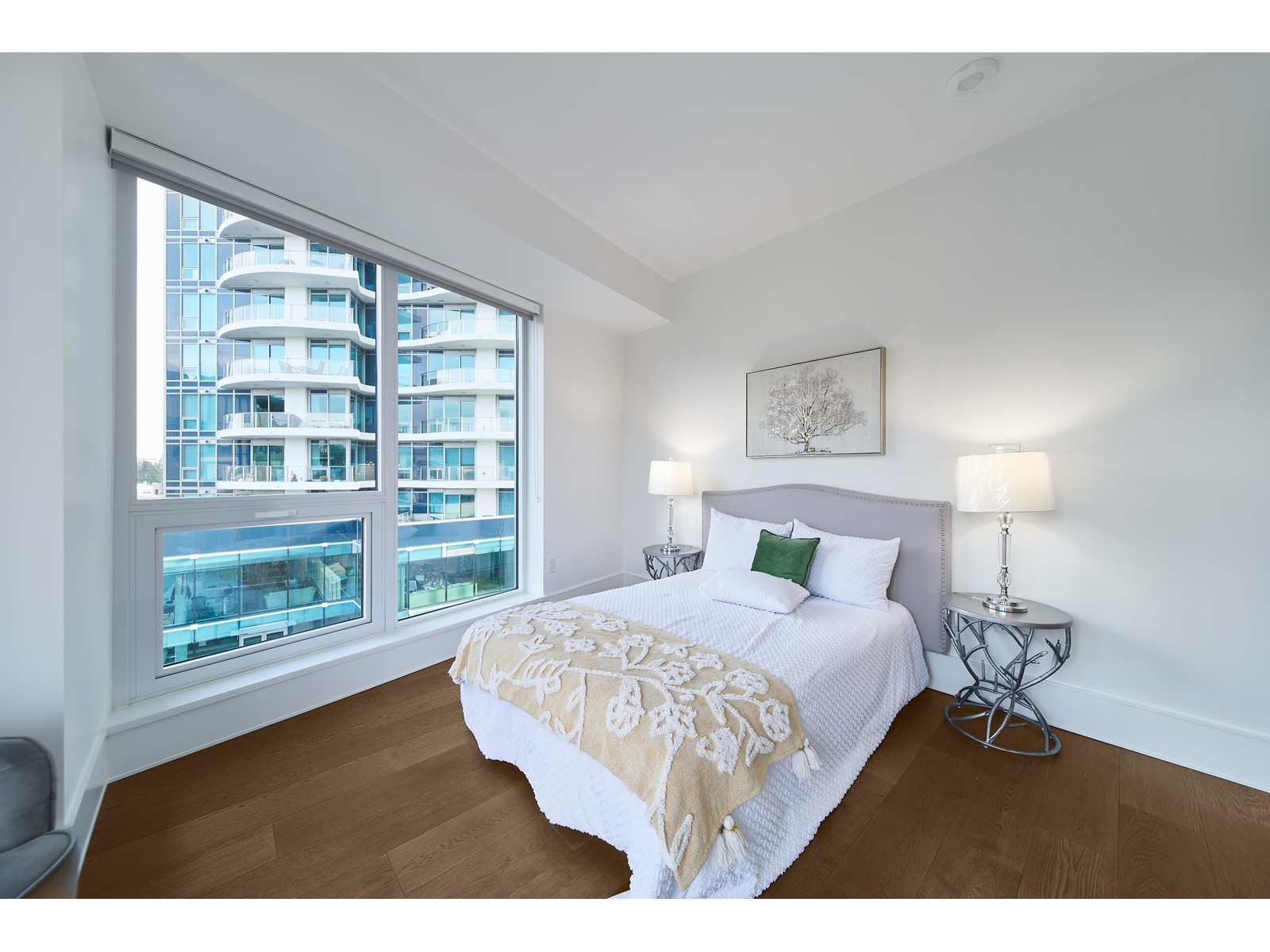 704 1500 MARTIN STREET, White Rock real estate listing R2940190