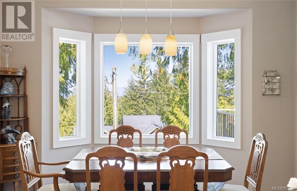 1640 Country Rd, Qualicum Beach