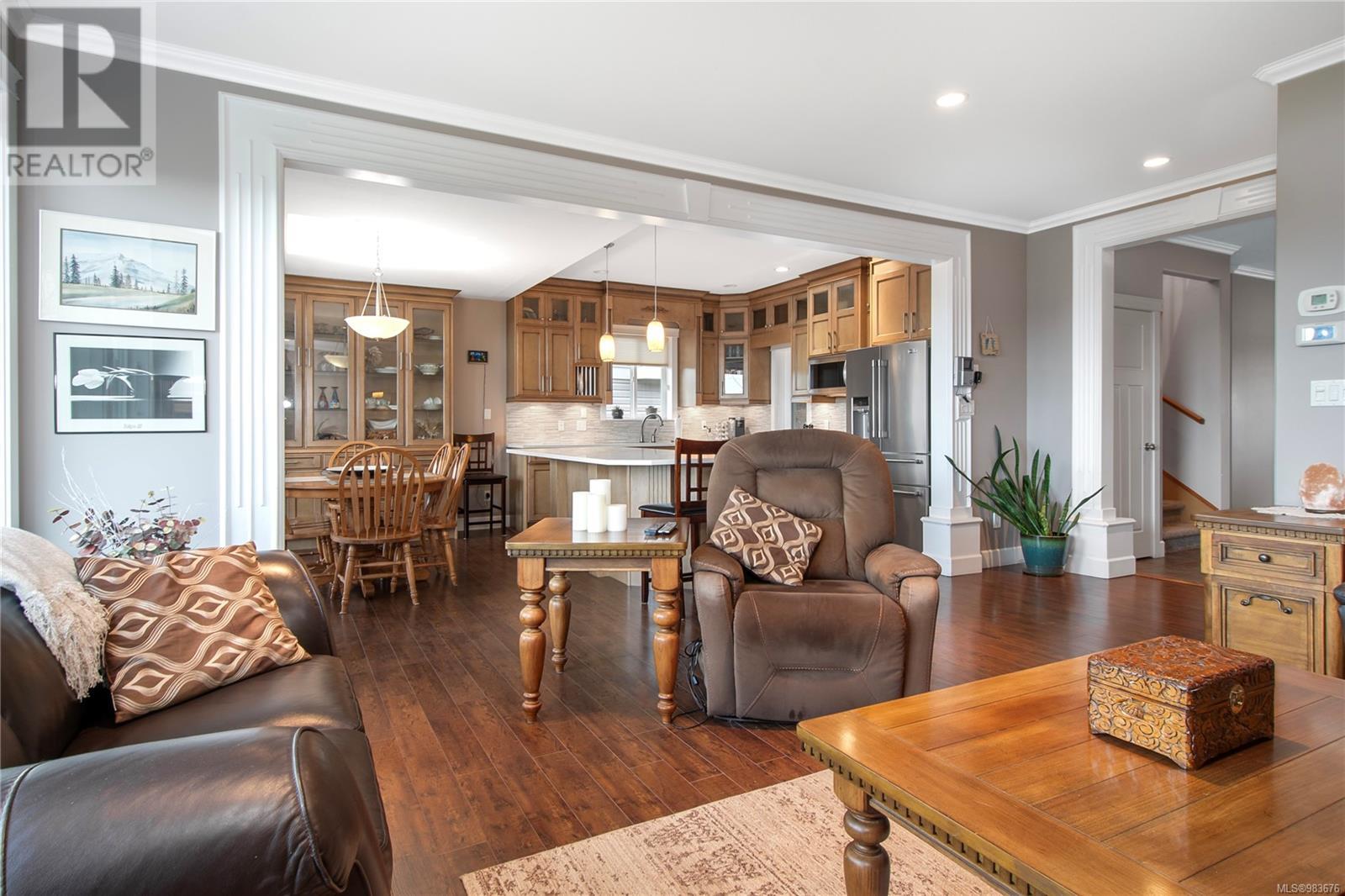 632 Nodales Dr, Campbell River real estate listing 983676