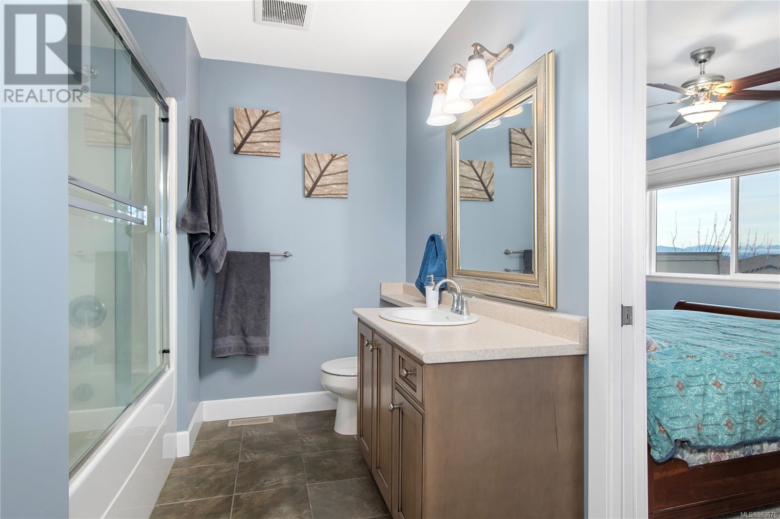 632 Nodales Dr, Campbell River real estate listing 983676