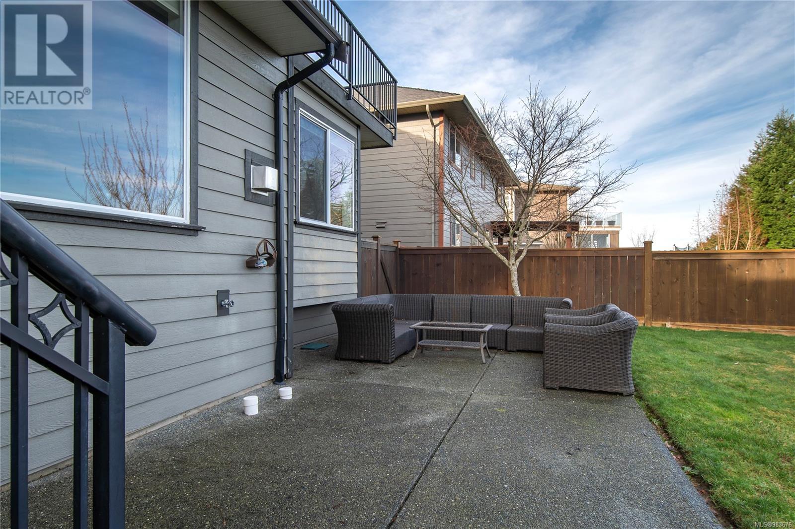 632 Nodales Dr, Campbell River real estate listing 983676