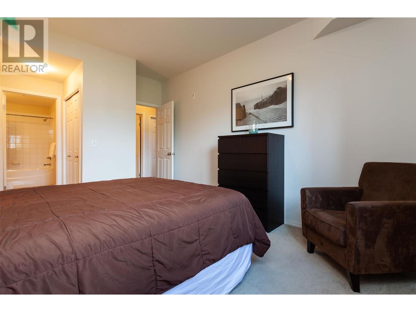 1318 1875 Country Club Drive, Kelowna
