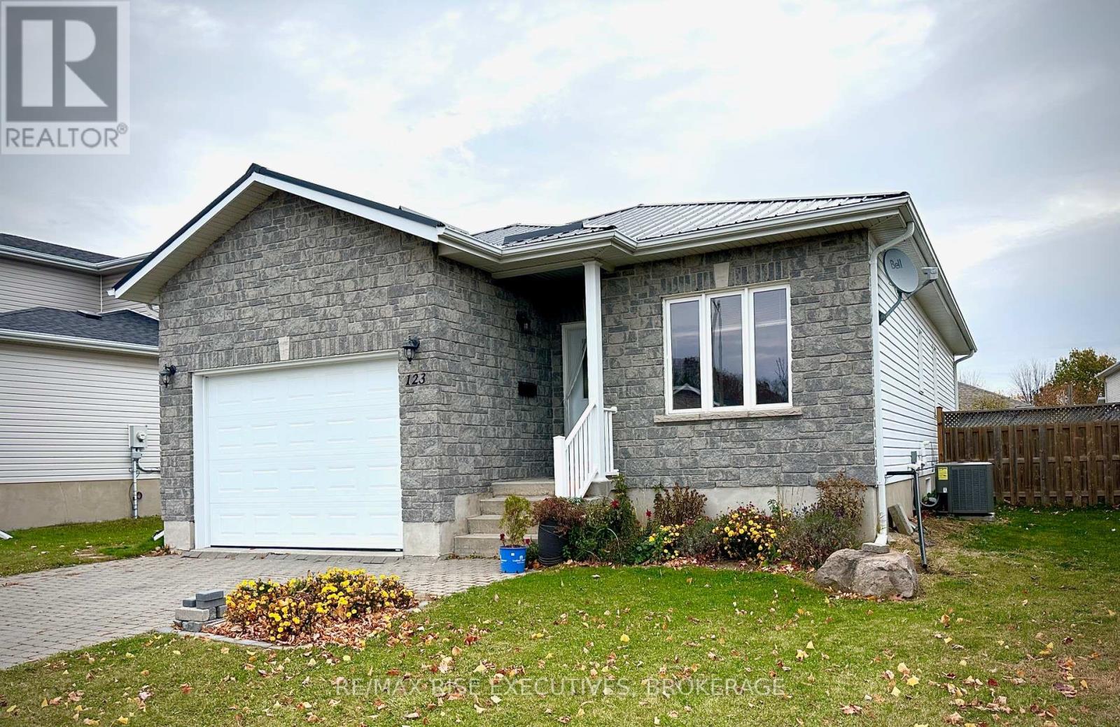 Photo 8 of 123 Macdougall Drive, Loyalist ON