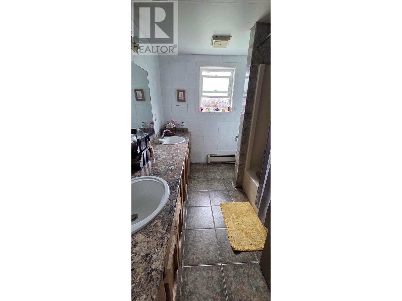 2940 Clapperton Avenue, Merritt