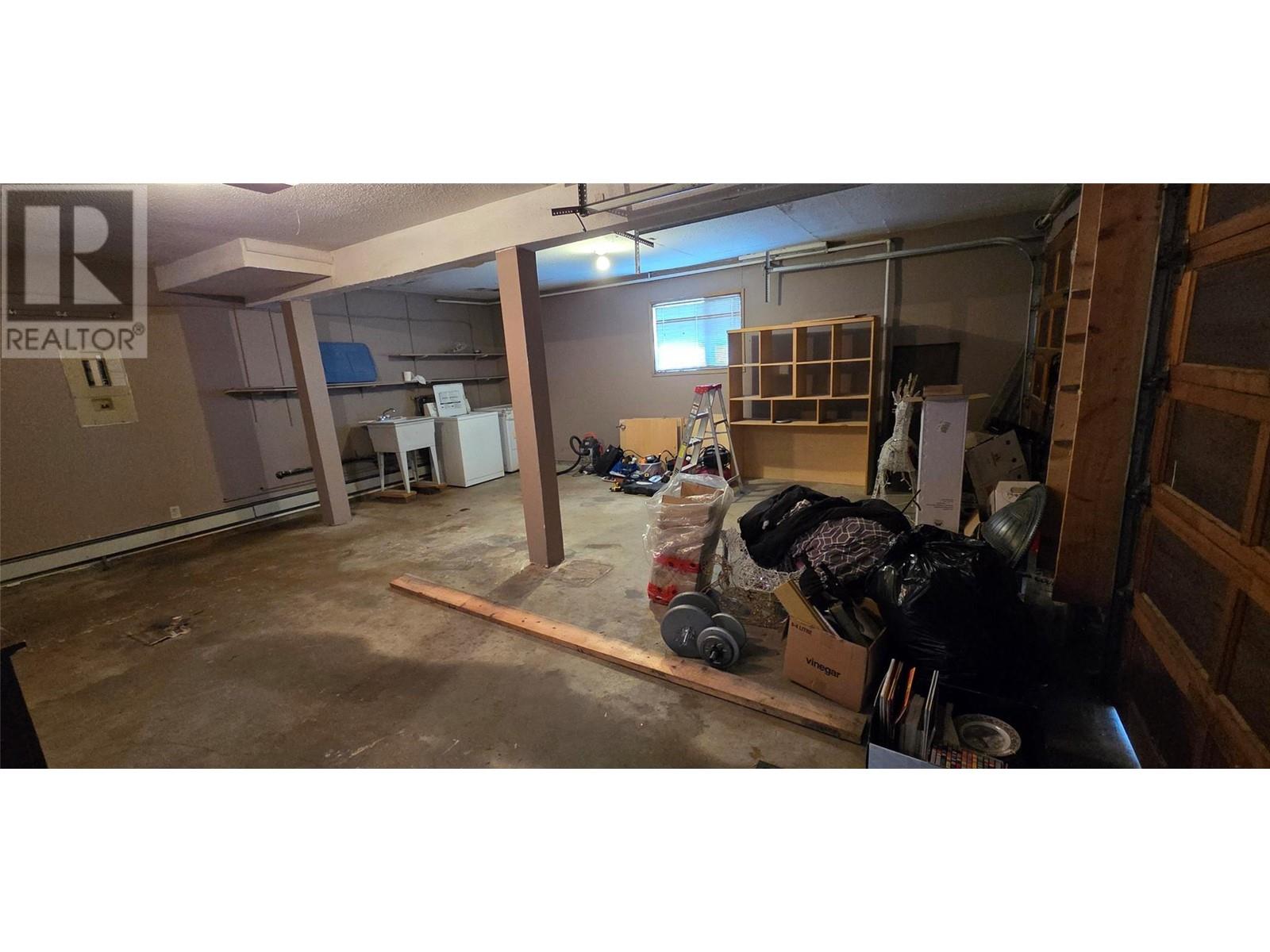 2940 Clapperton Avenue, Merritt