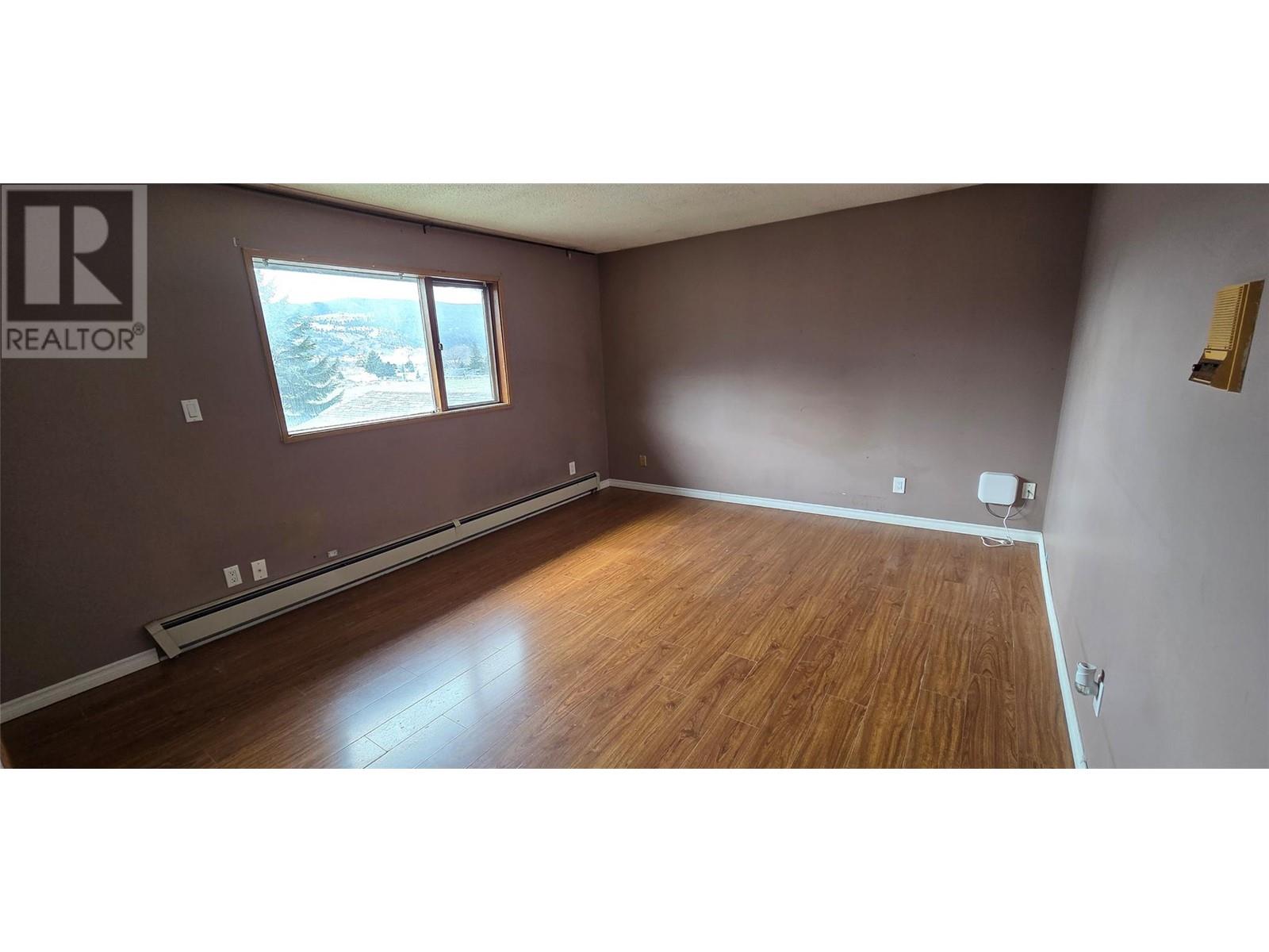 2940 Clapperton Avenue, Merritt