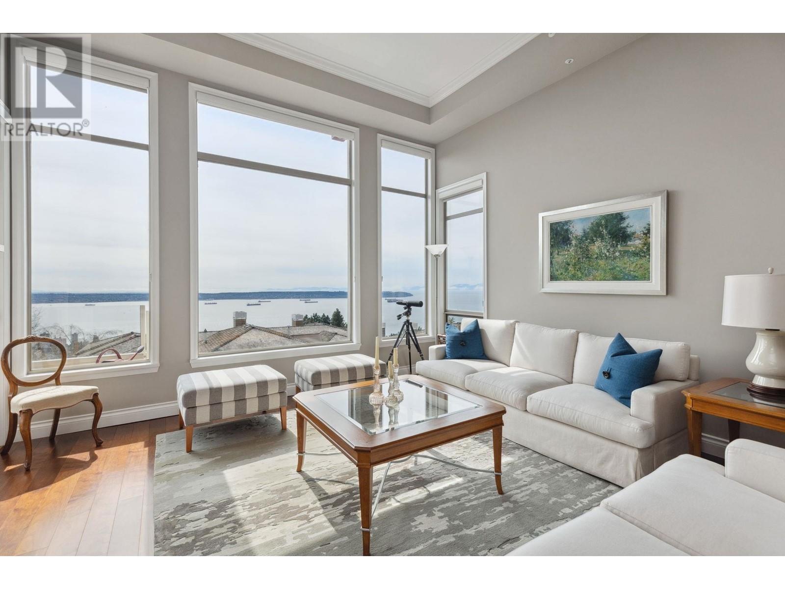 2416 CARR LANE, West Vancouver