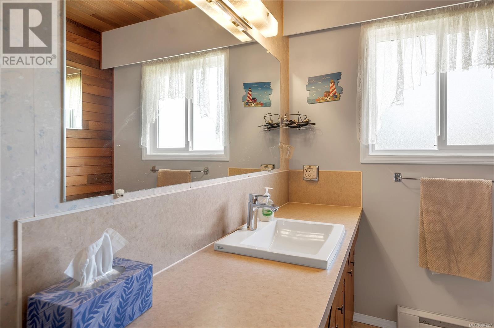 2095 Dalton Rd, Campbell River