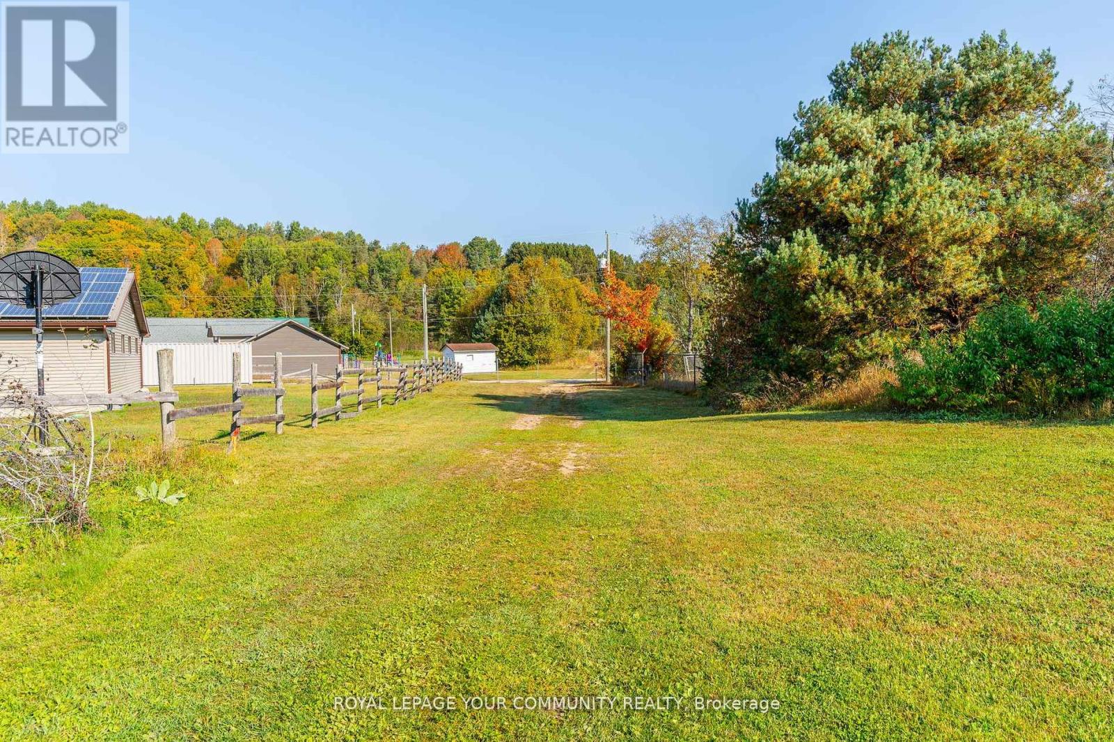 Photo 40 of 3895 Loop Road, Dysart Et Al ON