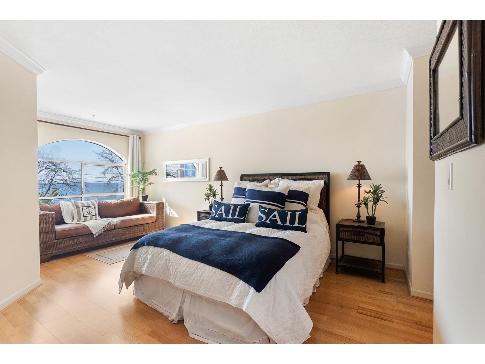 301 14965 MARINE DRIVE, White Rock