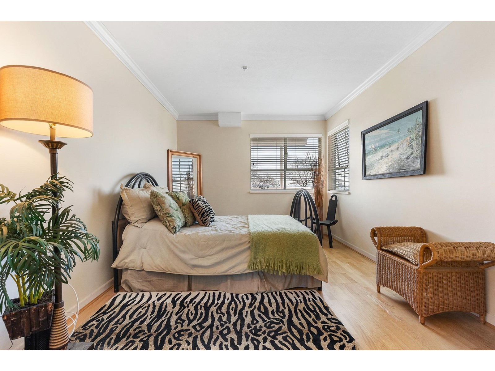 301 14965 MARINE DRIVE, White Rock