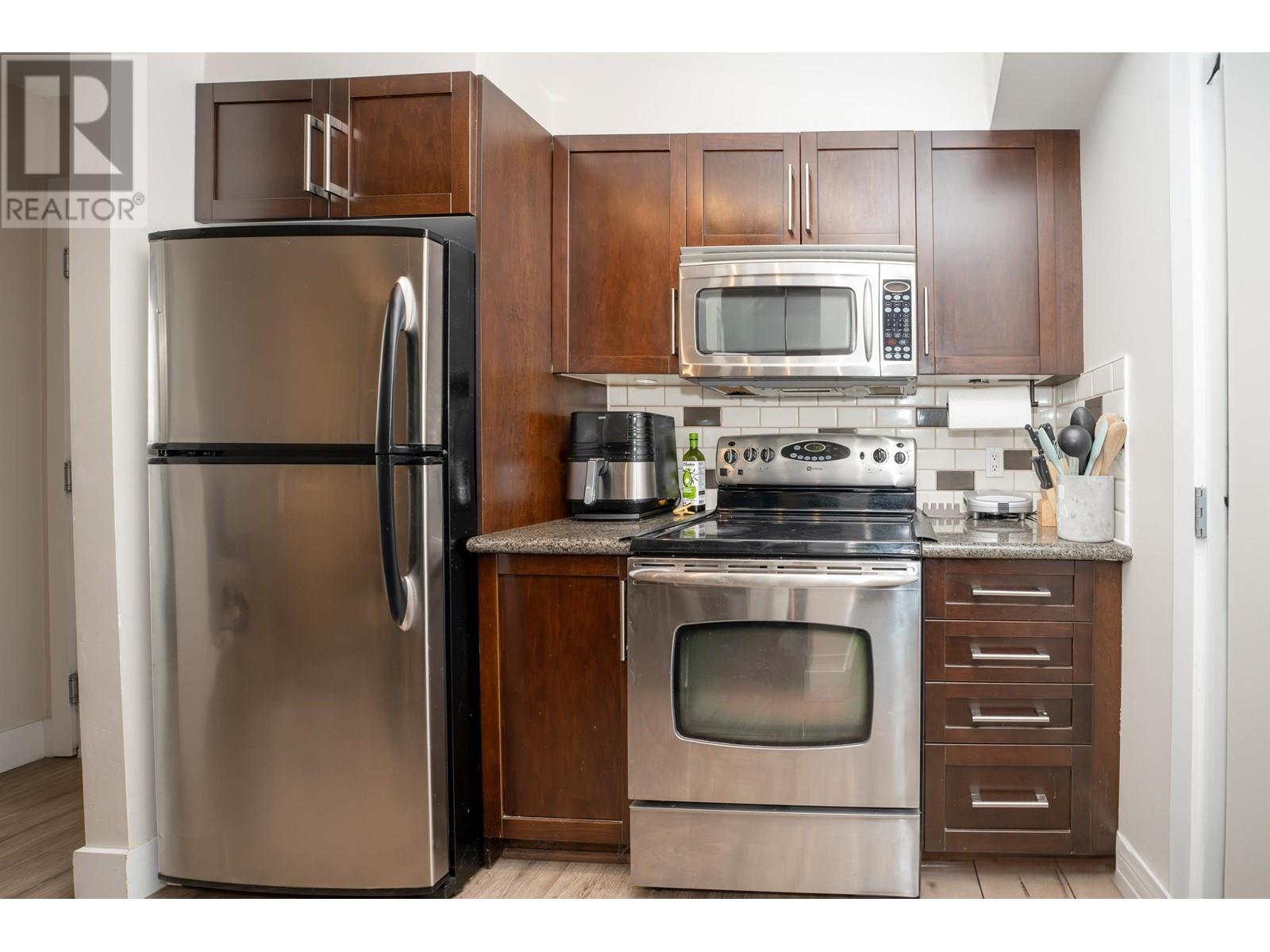 110 2468 ATKINS AVENUE, Port Coquitlam real estate listing R2985918