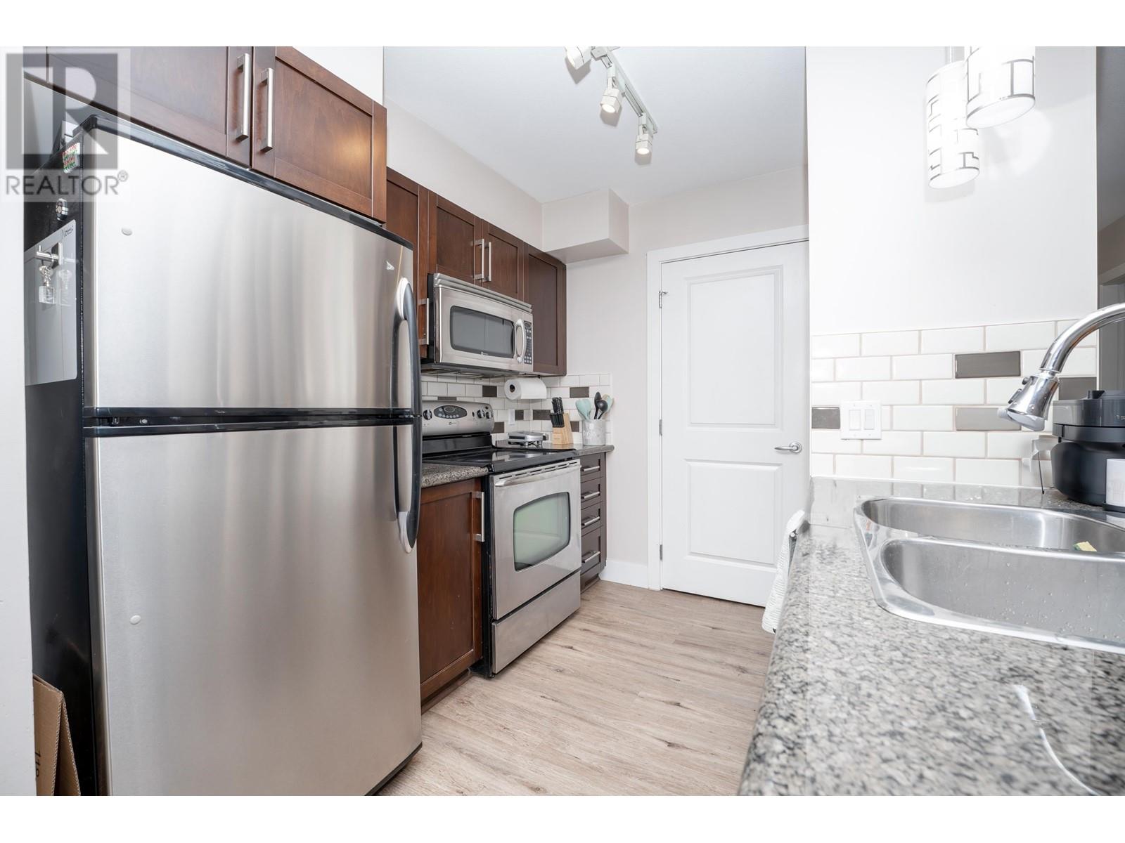 110 2468 ATKINS AVENUE, Port Coquitlam real estate listing R2985918