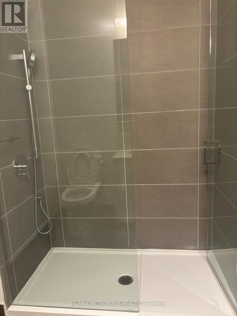 Photo 10 of Ph 08 5 Buttermill Avenue, Vaughan ON