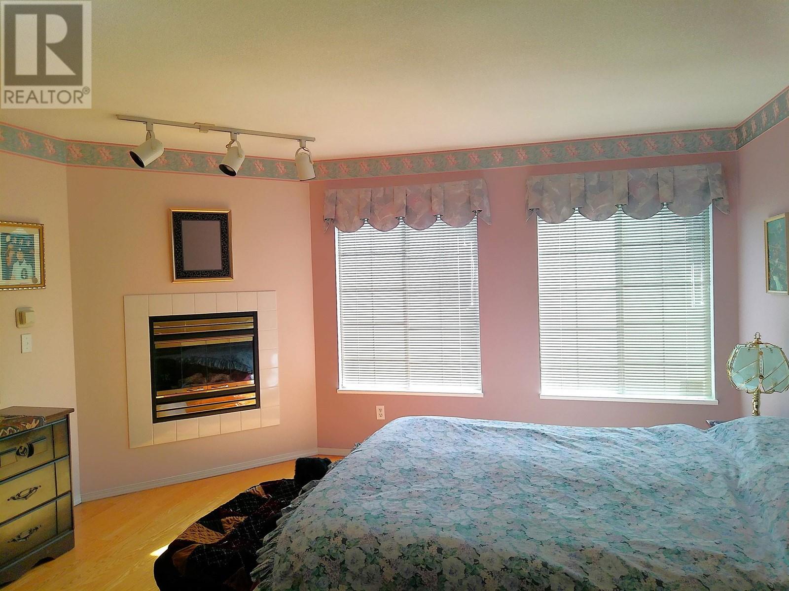 Photo 13 of 38 11502 Burnett Street, Maple Ridge BC