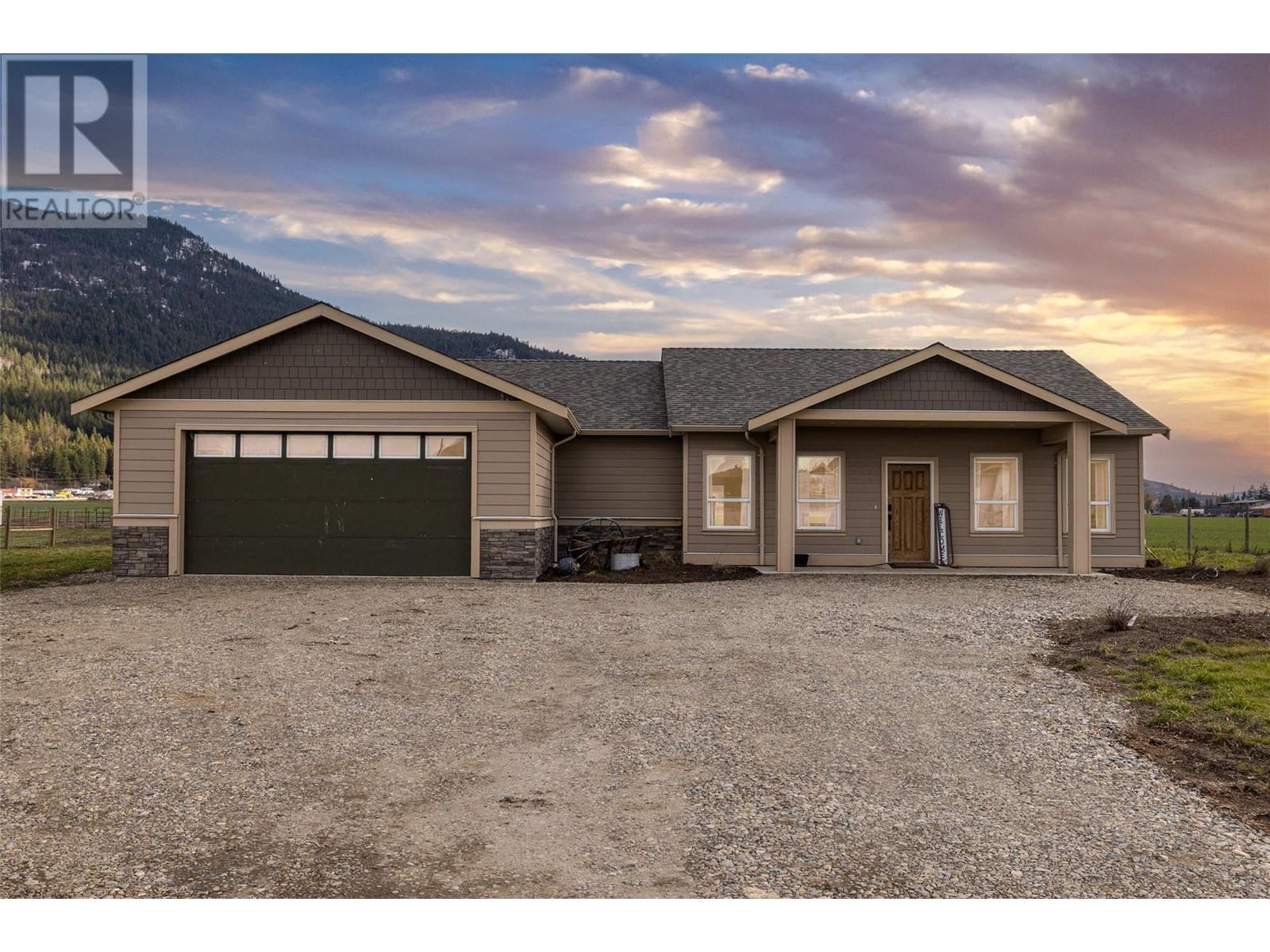  2411 Harding Road, Spallumcheen
