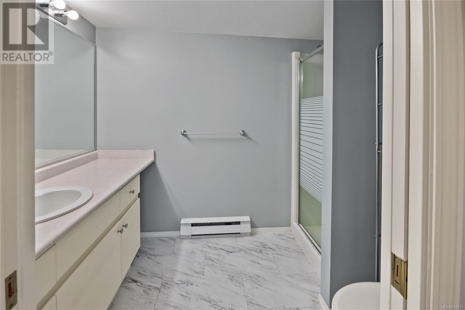 9 310 Pym St, Parksville real estate listing 992533