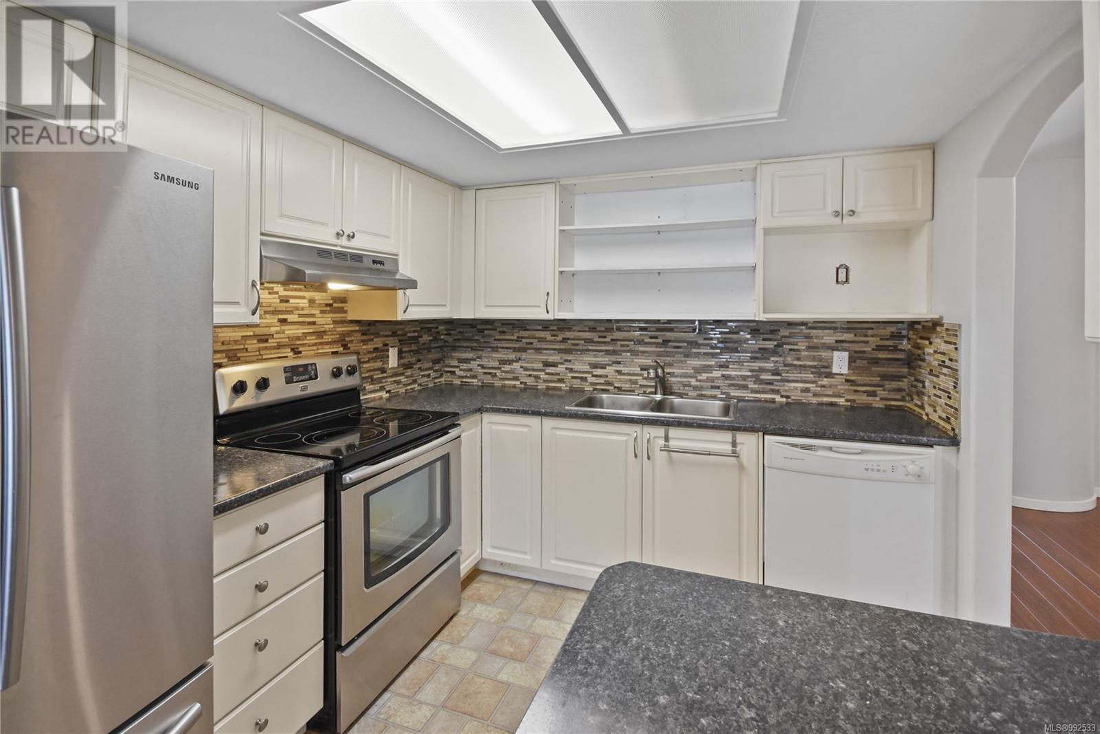 9 310 Pym St, Parksville real estate listing 992533